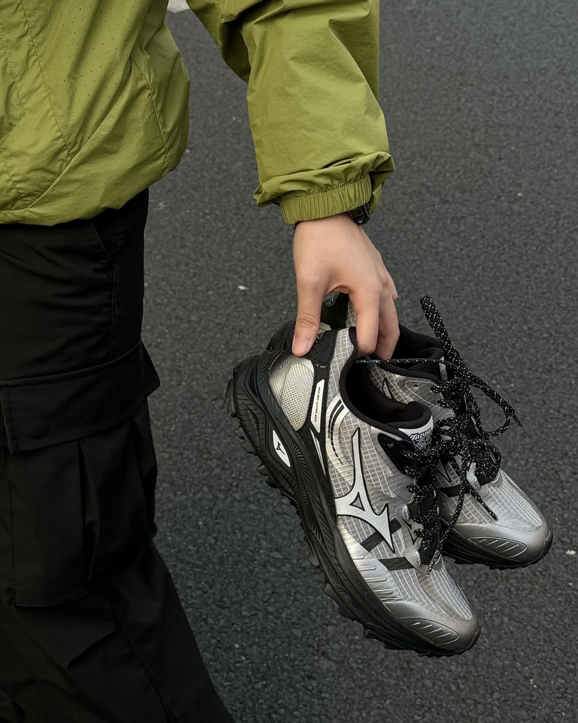 【代購】Mizuno Racer ADV 銀