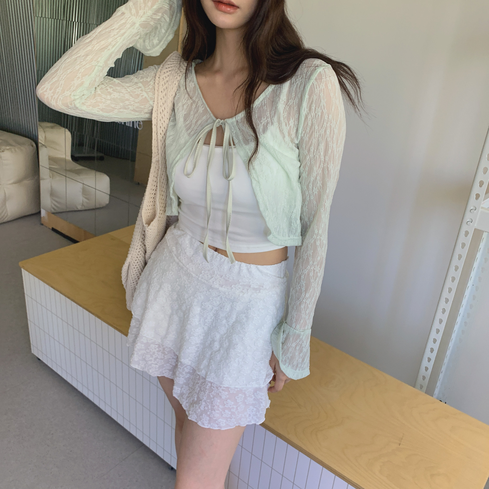 ISA_仙女肌膚 本期必買!蕾絲綁帶喇叭袖罩衫_54063