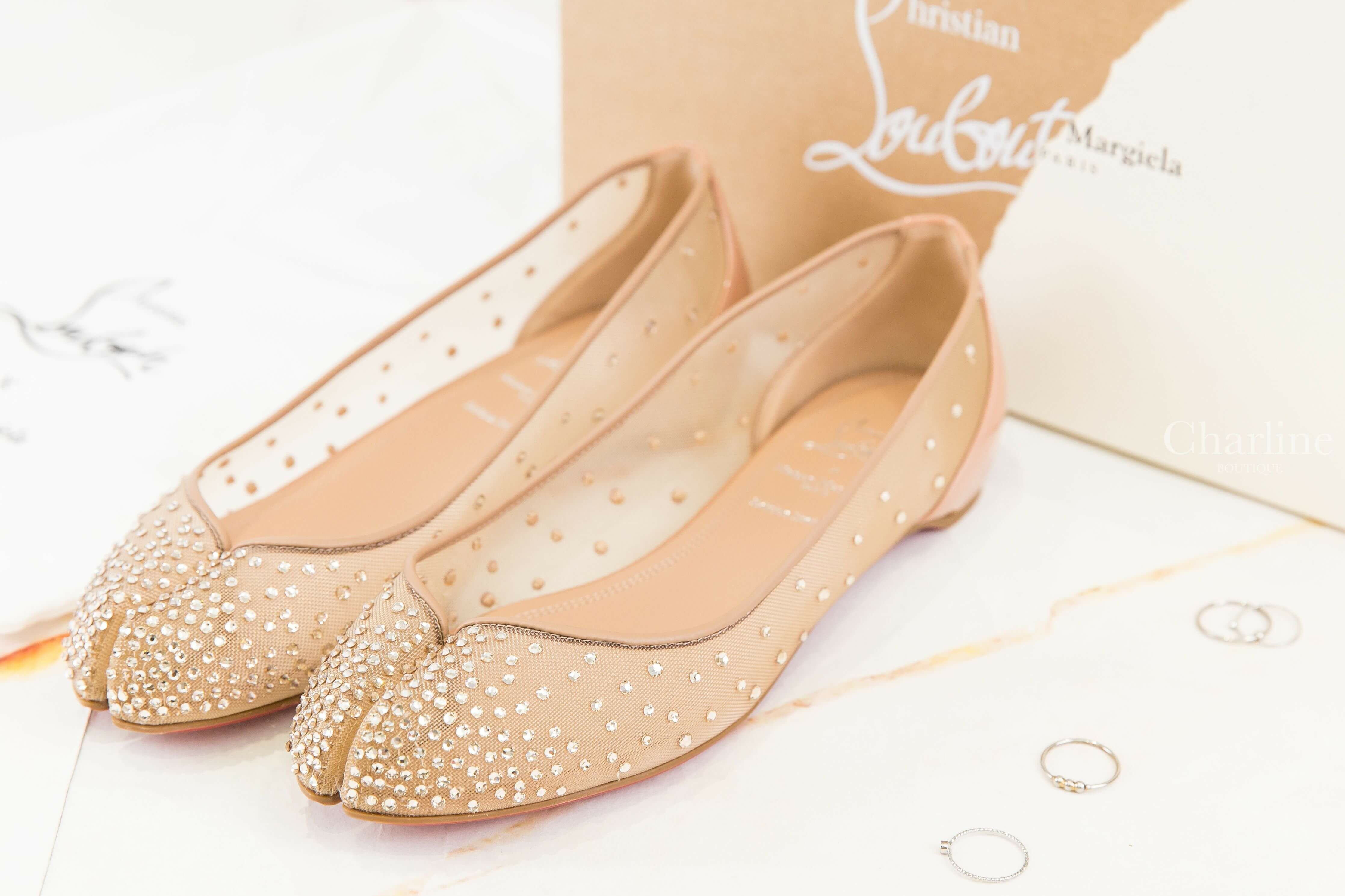 Christian Louboutin x Maison Margiela Marlougiela Strass 聯名款裸色網紗水鑽分趾紅底平底鞋-Charline Boutique 精品代購