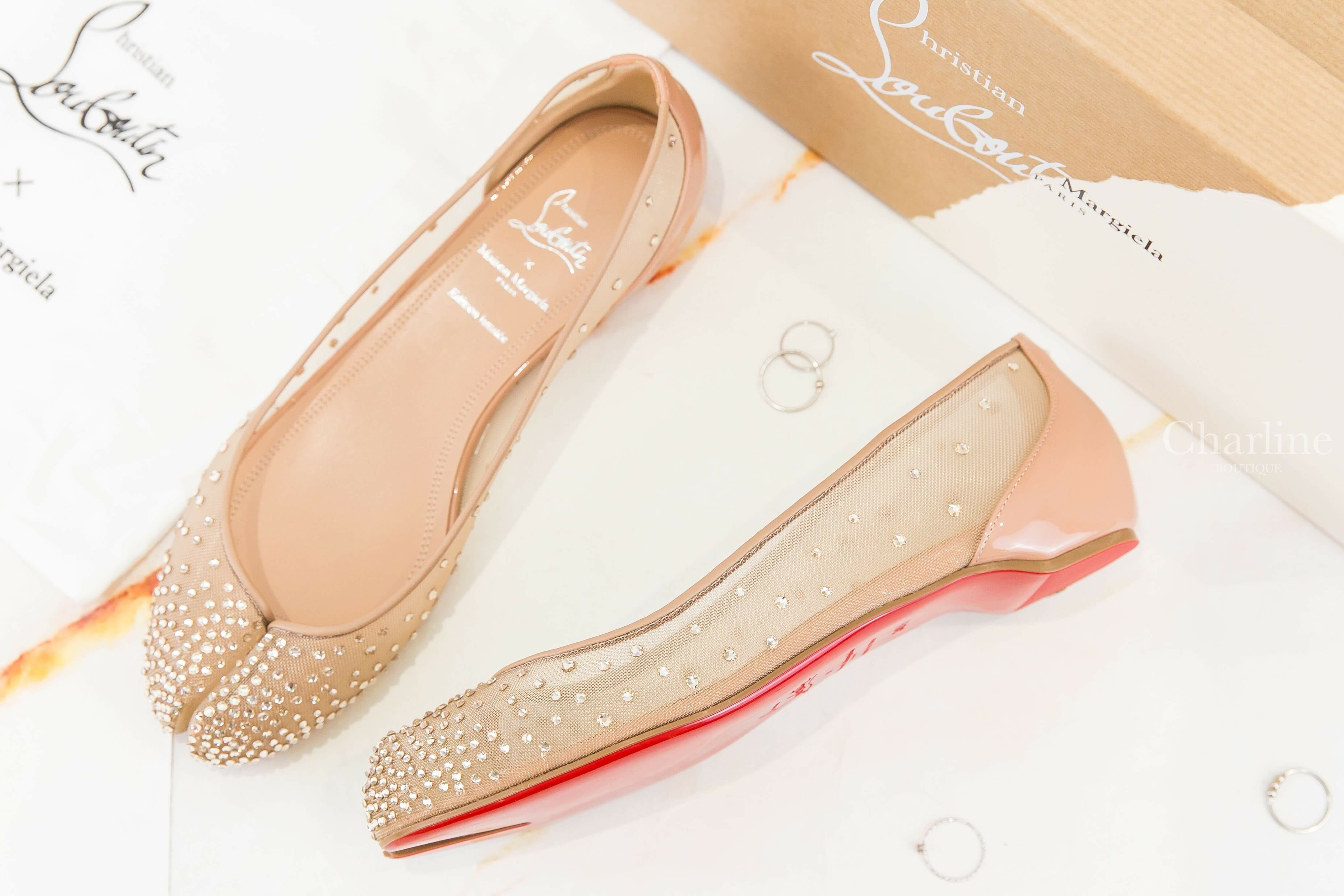 Christian Louboutin x Maison Margiela Marlougiela Strass 聯名款裸色網紗水鑽分趾紅底平底鞋-Charline Boutique 精品代購