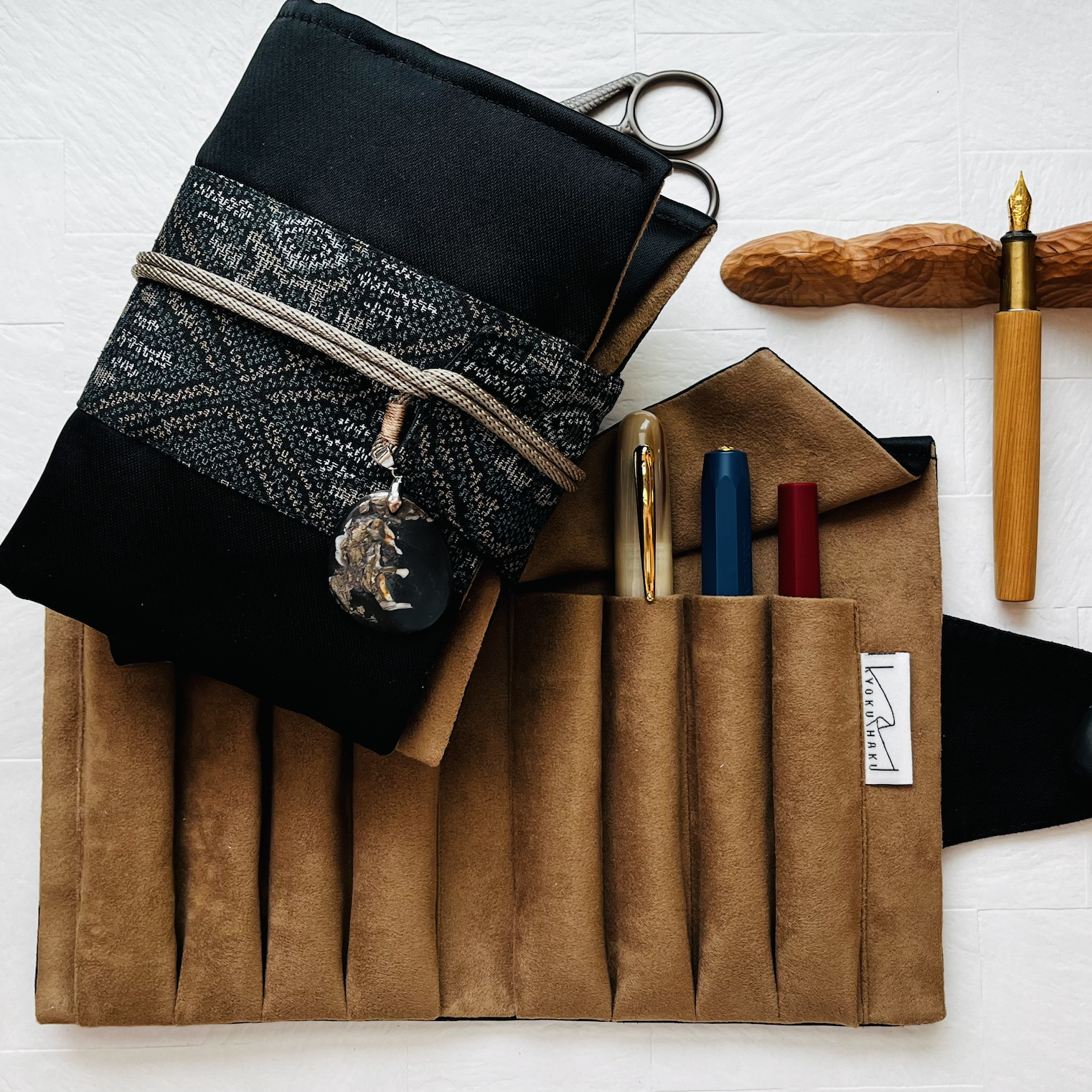 KYOKUHAKU 8入卷式筆袋_龍紋石