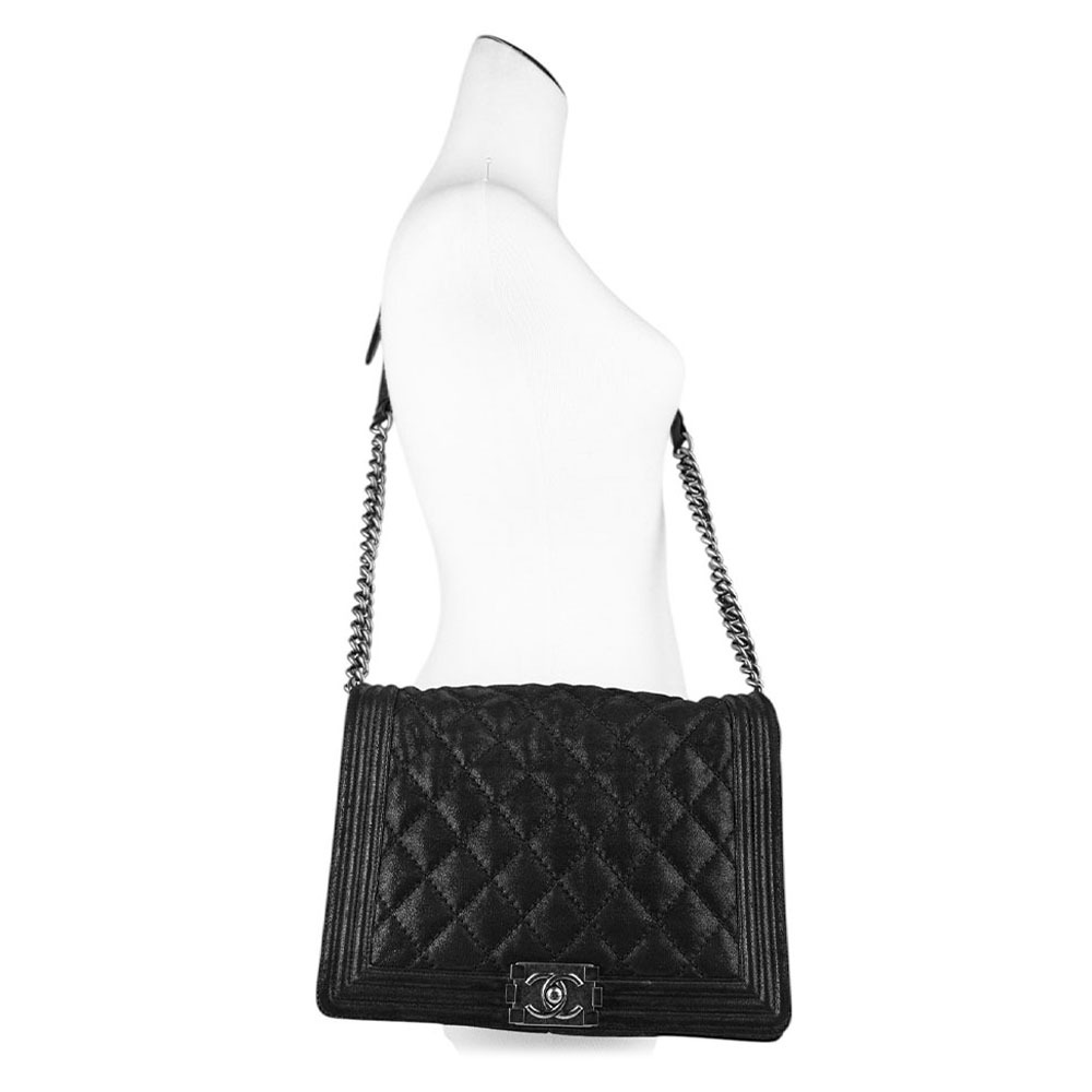 【CHANEL】霧面軟牛皮霧銀釦中型 Boy Chanel 28cm(黑色) 18488362