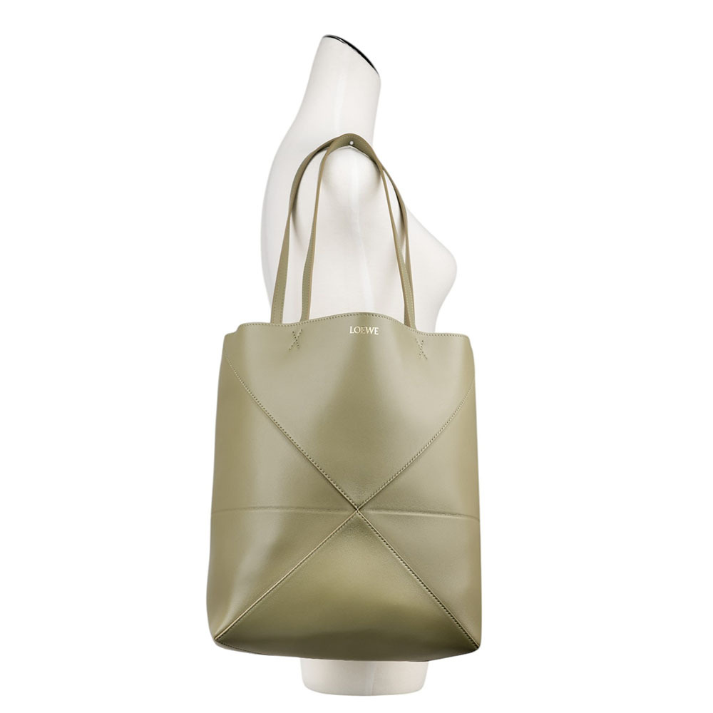 【LOEWE】Puzzle 亮面小牛皮摺疊托特包(尤加利綠) A657G50X01 4787