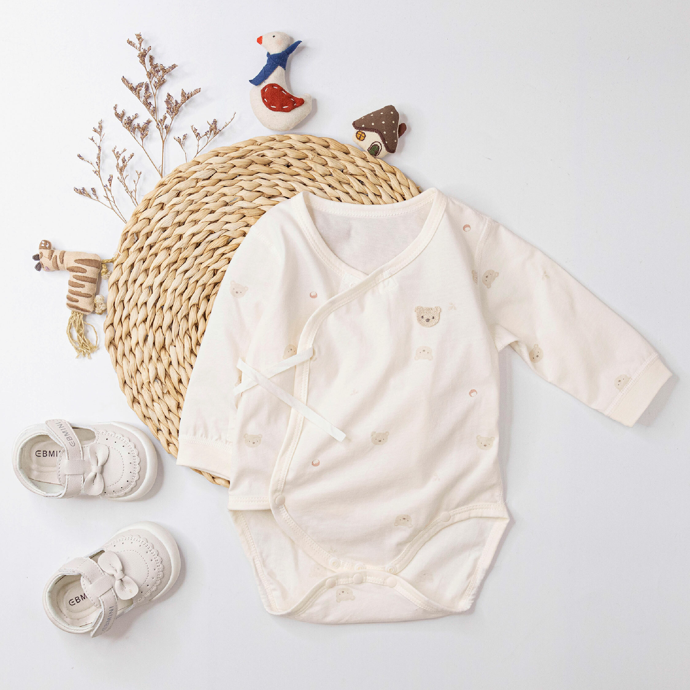 純淨系列【T0046】滿版小熊楓葉開襟長袖包屁衣