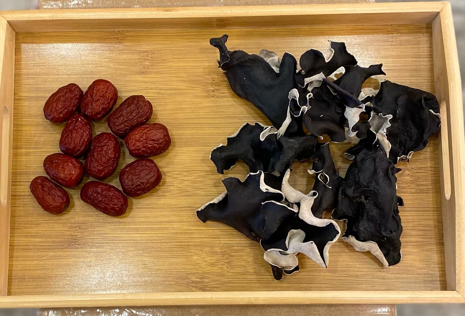 黑木耳紅棗藥膳水（4-6 人份量）