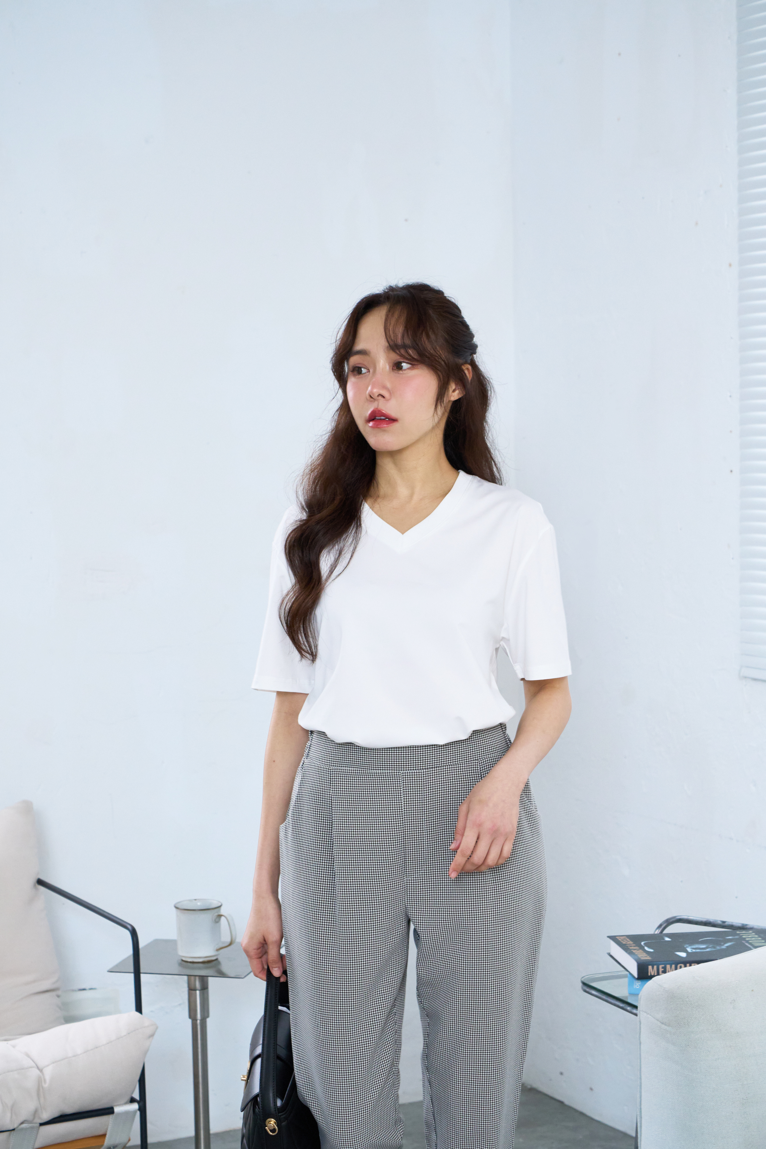 Sorona冰感認證-V領透沁涼感素Ｔ-白色