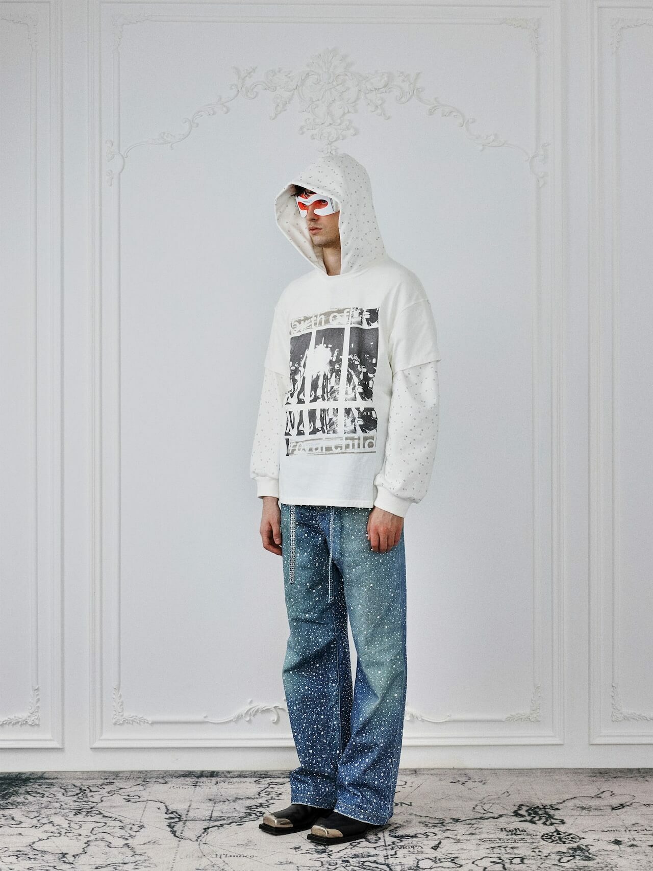 Birth Of Royal Child｜Flashlight Vintage Tee (White)