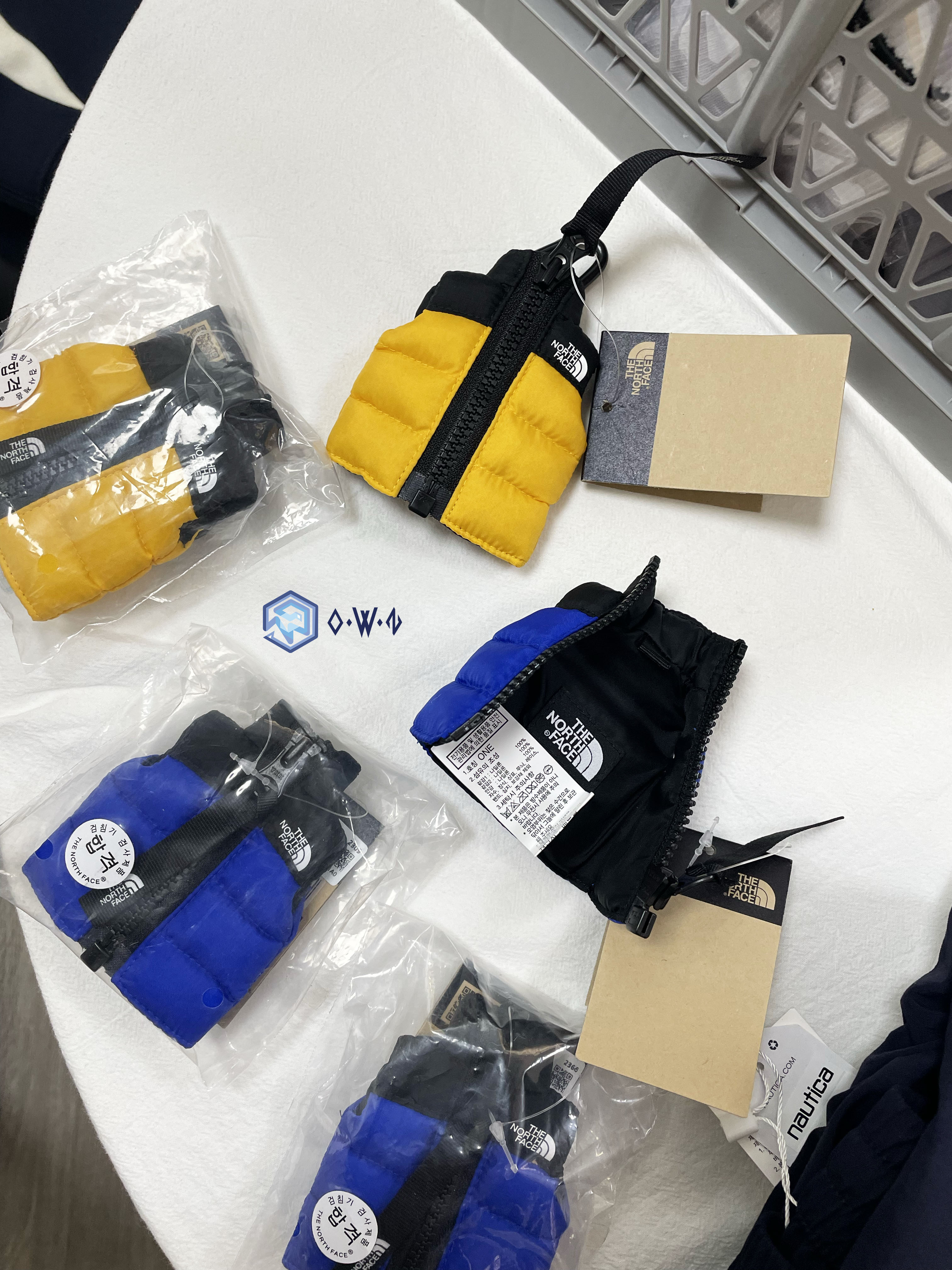 【絕版】The North Face 吊飾 鑰匙圈 羽絨背心 造型 登山扣 黑色 藍色 黃色