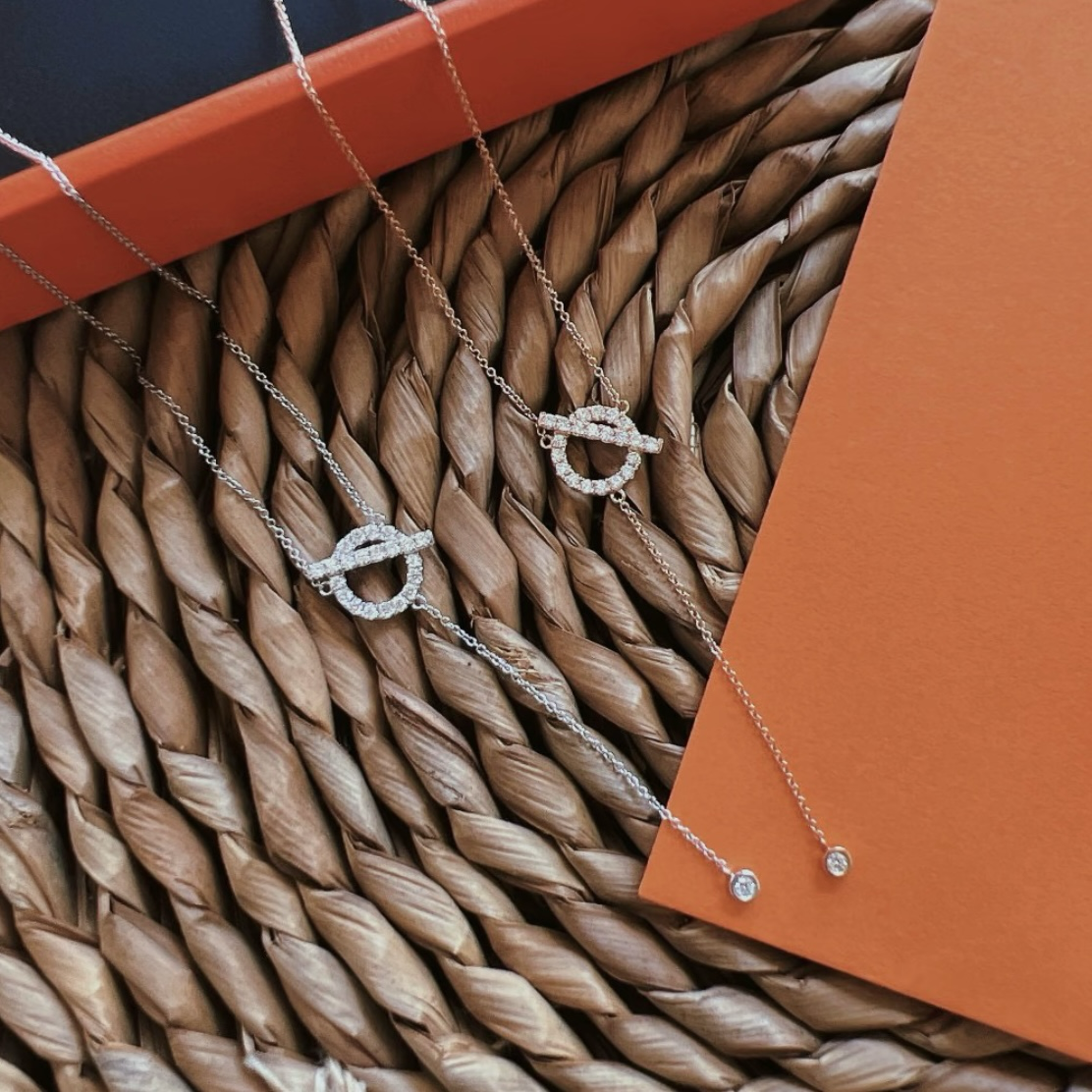 18k 小Q滿鑽長垂墜H”personalized定製項鍊