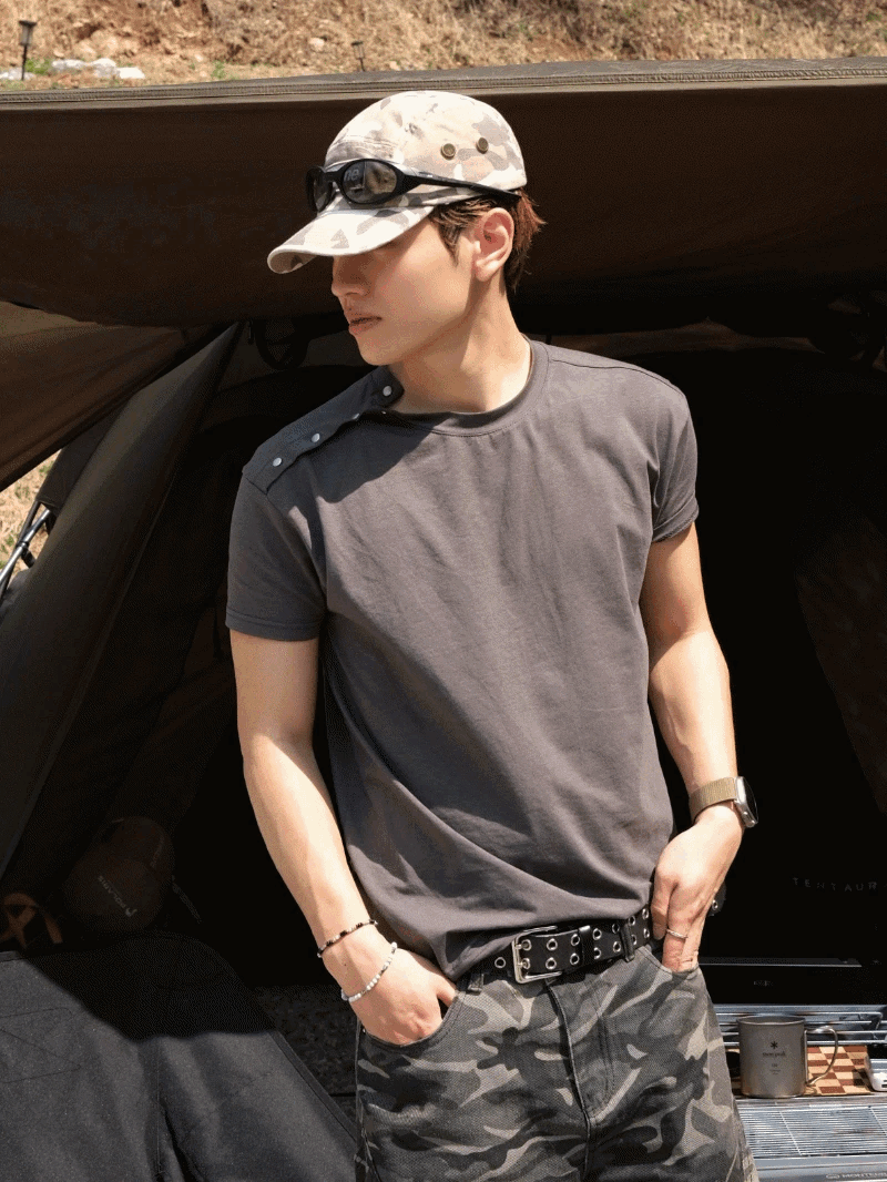 肩部按扣肌肉貼合短袖T卹