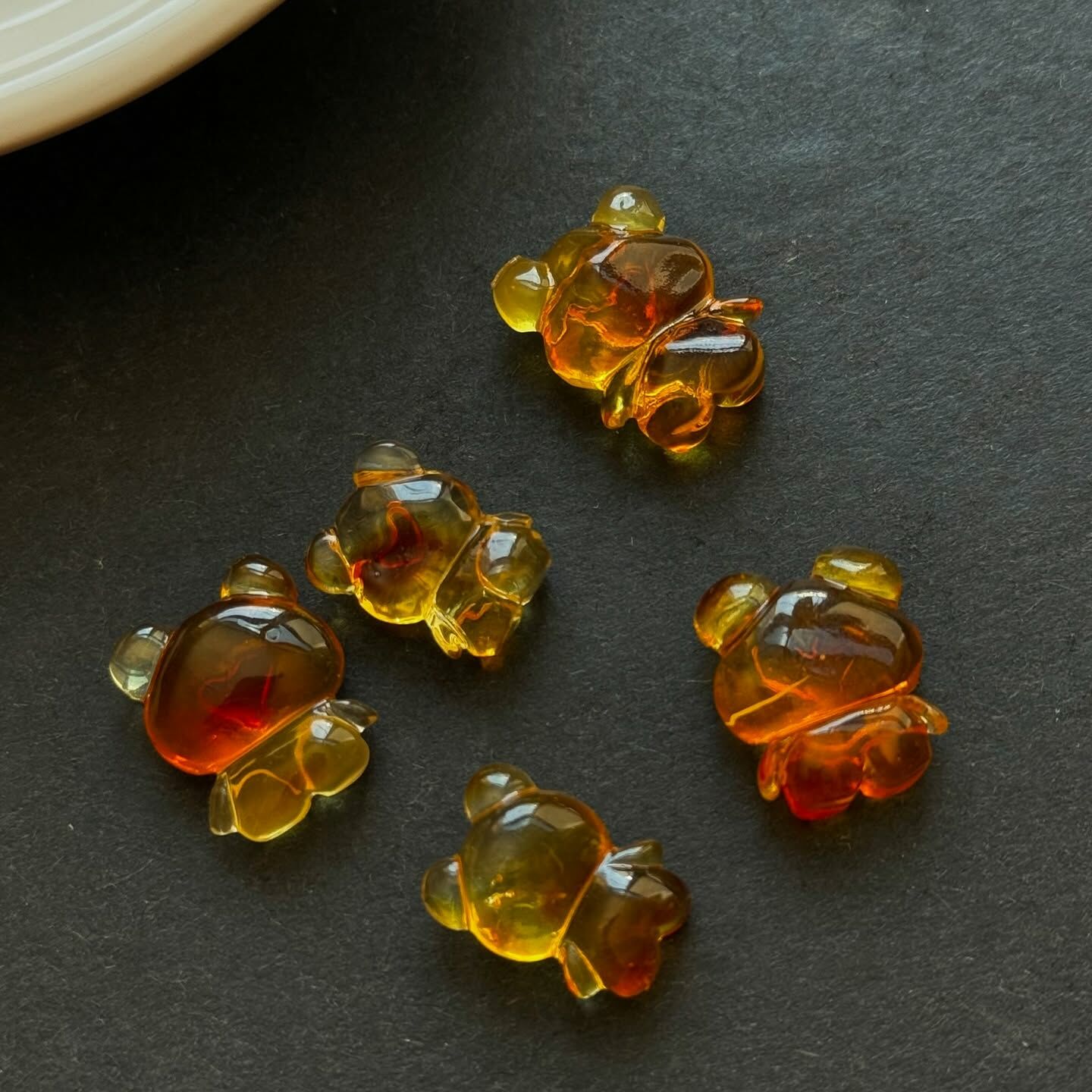 [原石] 琥珀 小熊（無孔）