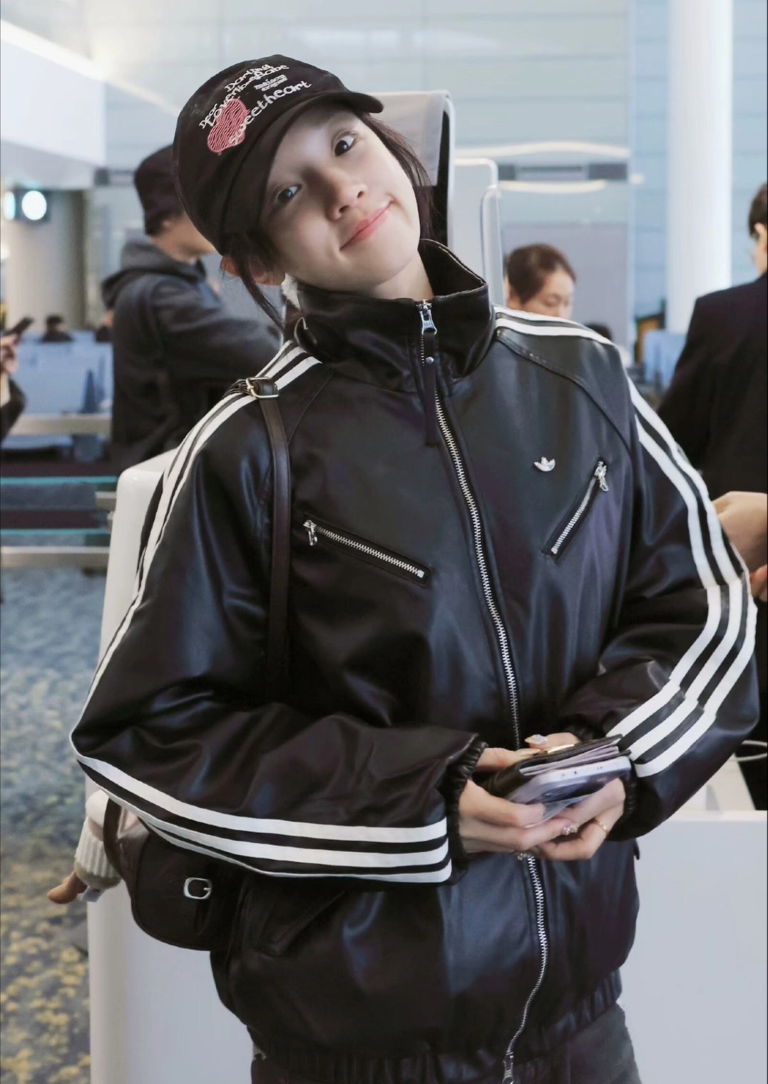 adidas 女款復古翻領運動外套 黑色