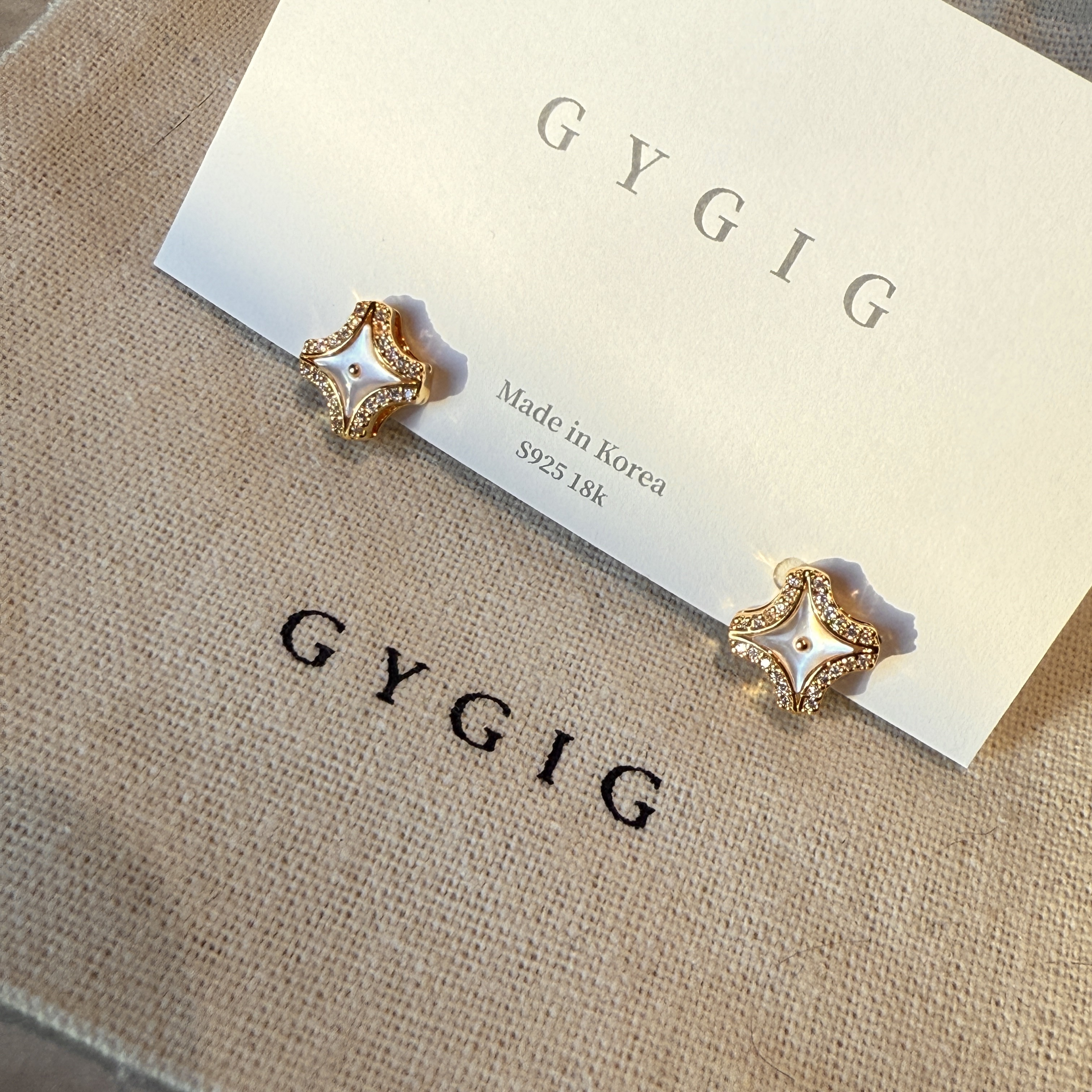 Gy神仙晶透白玉貝老花”低奢重磅耳釘