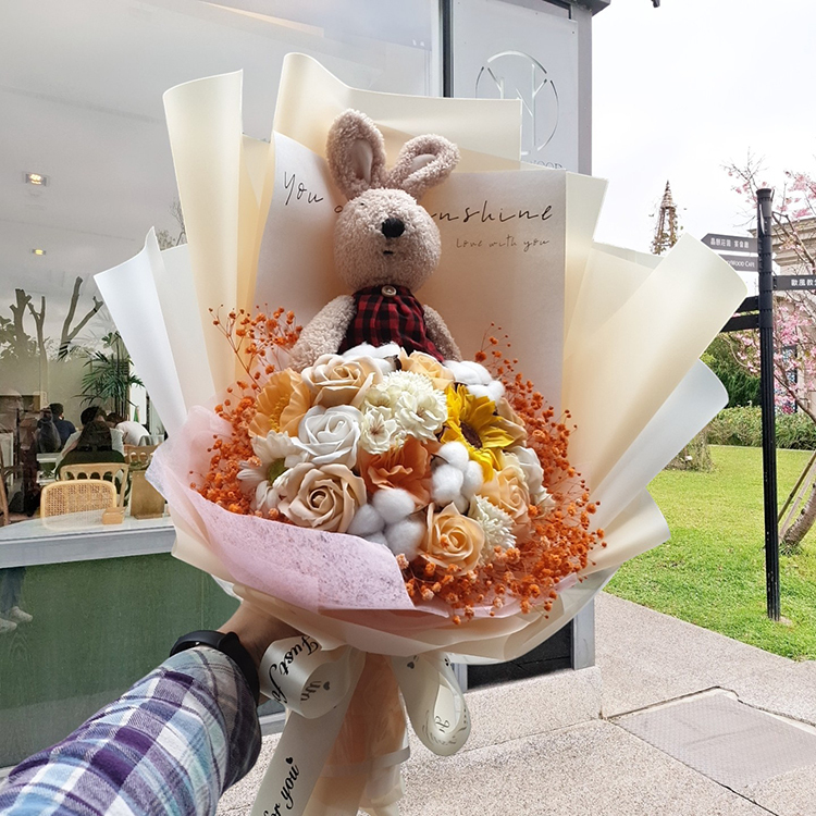 法國兔砂糖兔香皂花棉花滿天星花束,送女生的花束,le sucre bunny soap flower cotton baby's breath bouquet, bouquet for girls