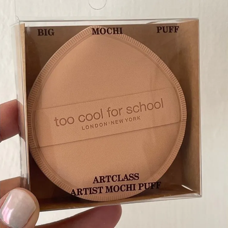 Too Cool For School 麻糬水滴氣墊粉撲