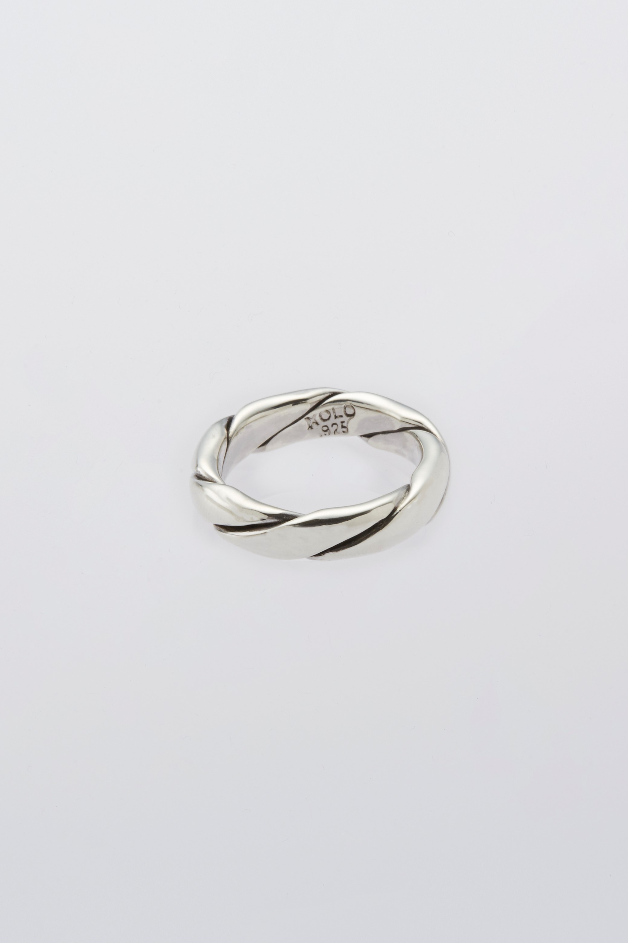 XOLO JEWELRY SINGLE TWIST RING (2COL)