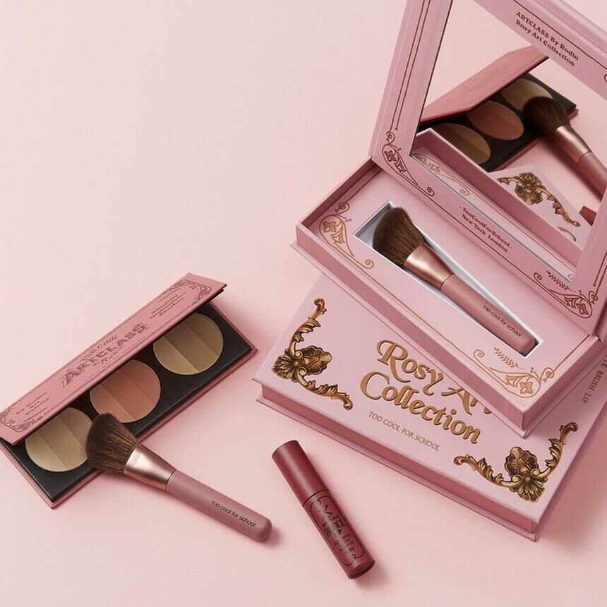 Too Cool For School 三色腮红高光修容盤套装連迷你唇釉+修容掃【2款色號】