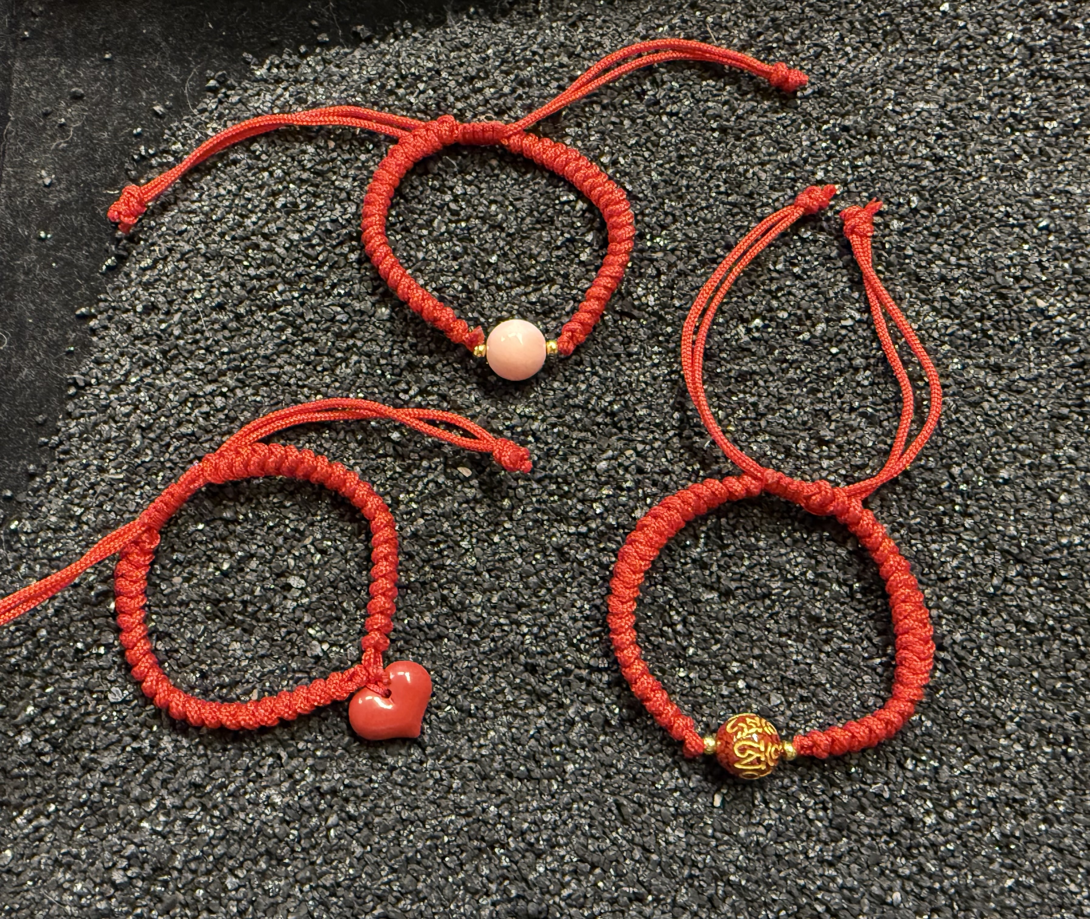 心形硃砂，女皇貝，六字大明咒手繩（H4 CR134）