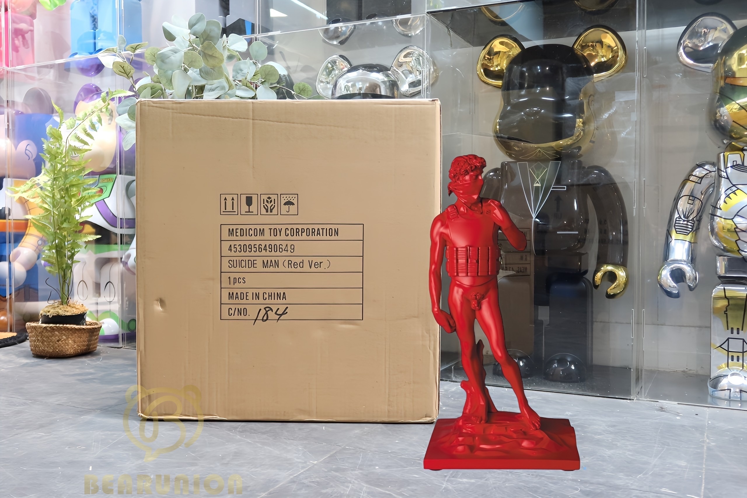 🥇現貨🥇 SUICIDE MAN BANKSY 36CM