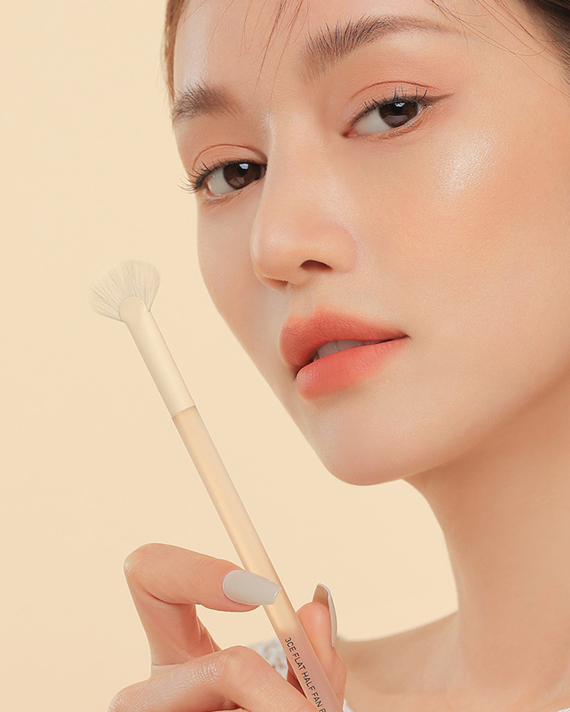 3CE FLAT HALF FAN BRUSH