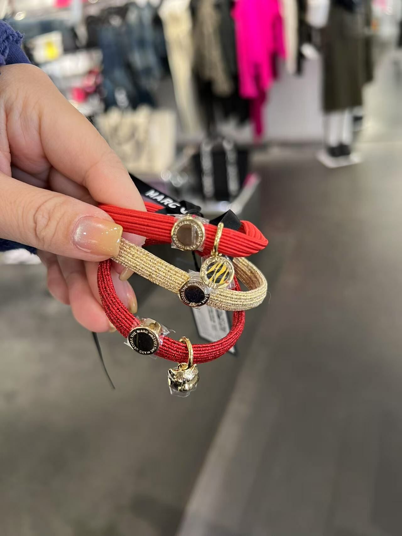 【預購】Marc Jacobs G042508 本命年红发圈