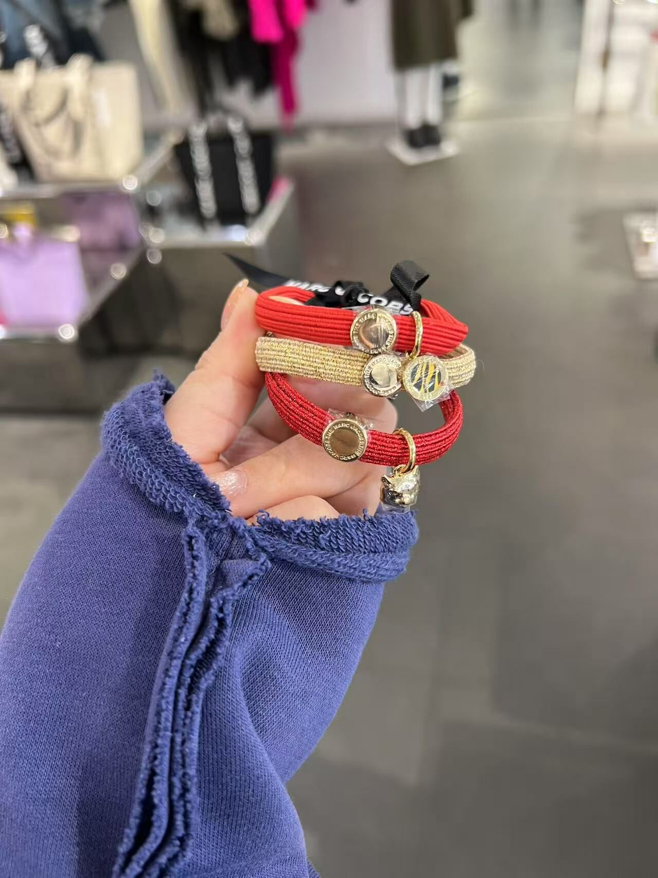 【預購】Marc Jacobs G042508 本命年红发圈