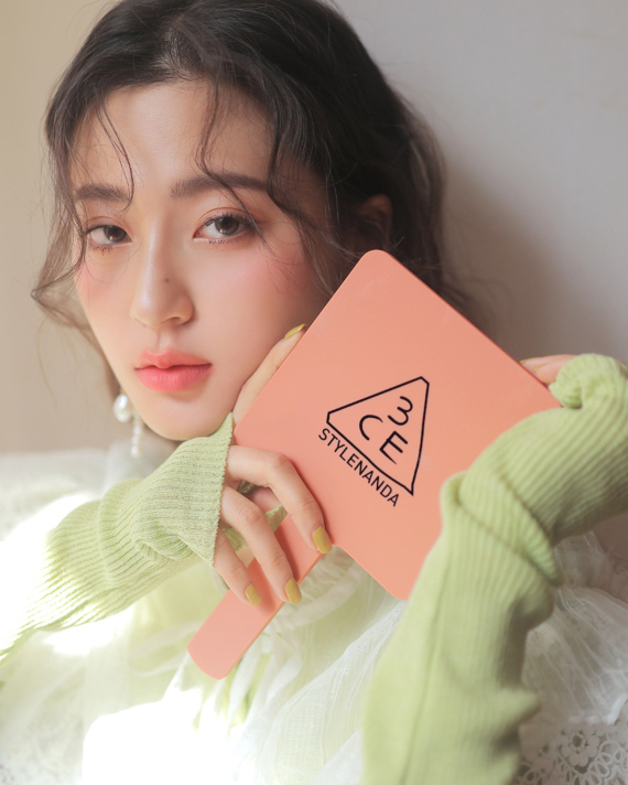 3CE Mood Recipe 方形手鏡 #玫瑰米色