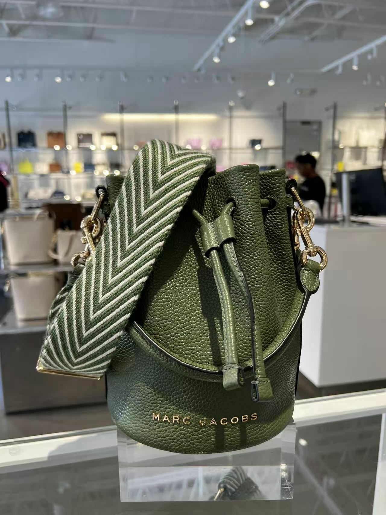 【預購】Marc Jacobs G042523 水桶包