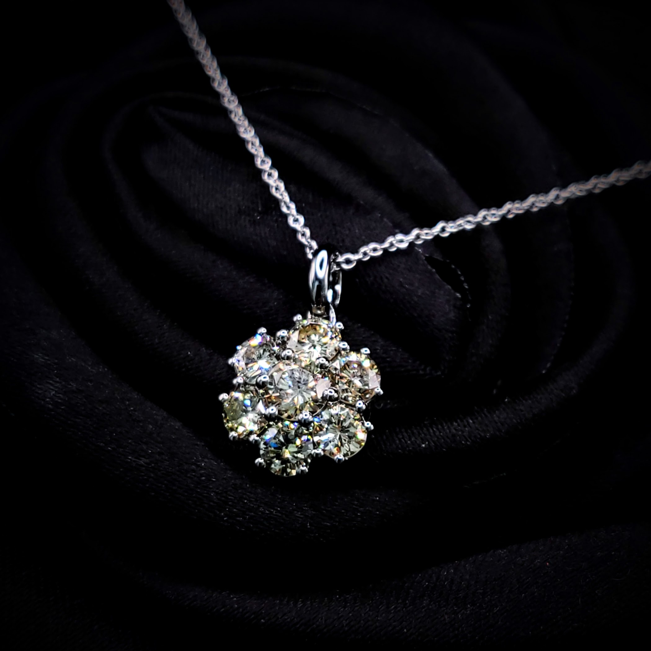 全新18K黑金1卡15份鑽石吊墜