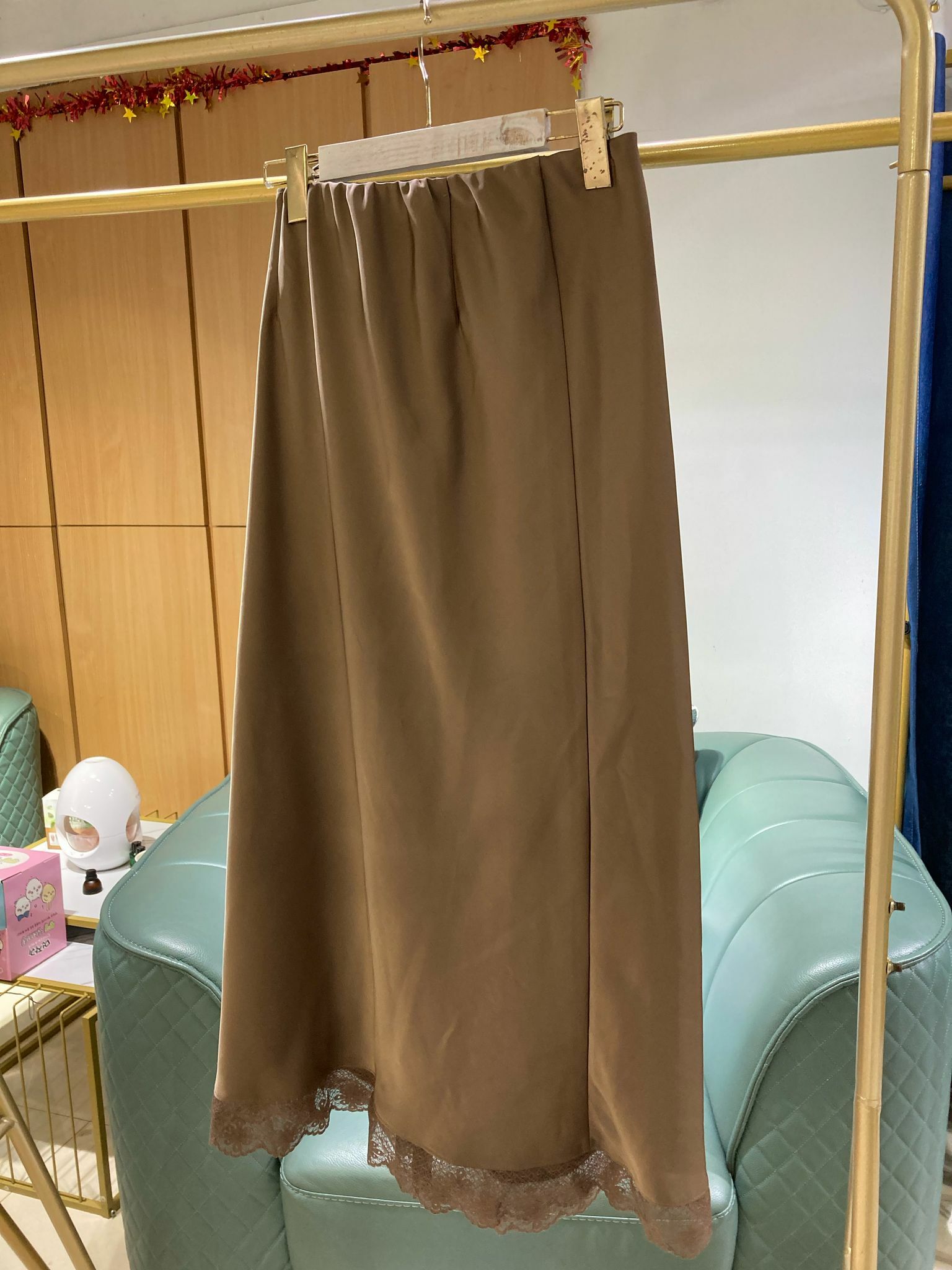 絲質滑滑蕾絲腳半截裙