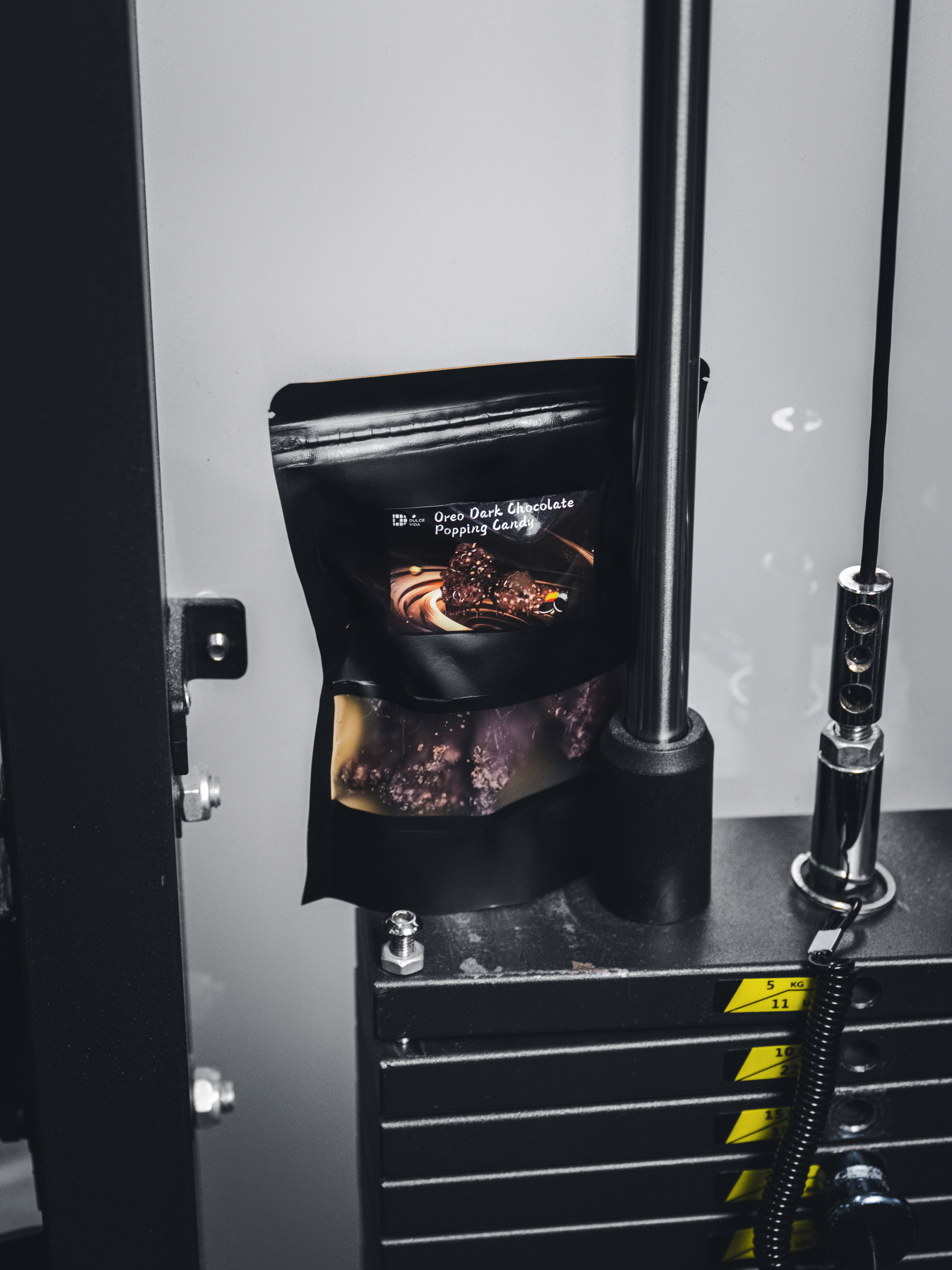 Oreo Dark Chocolate Popping Candy (100g)