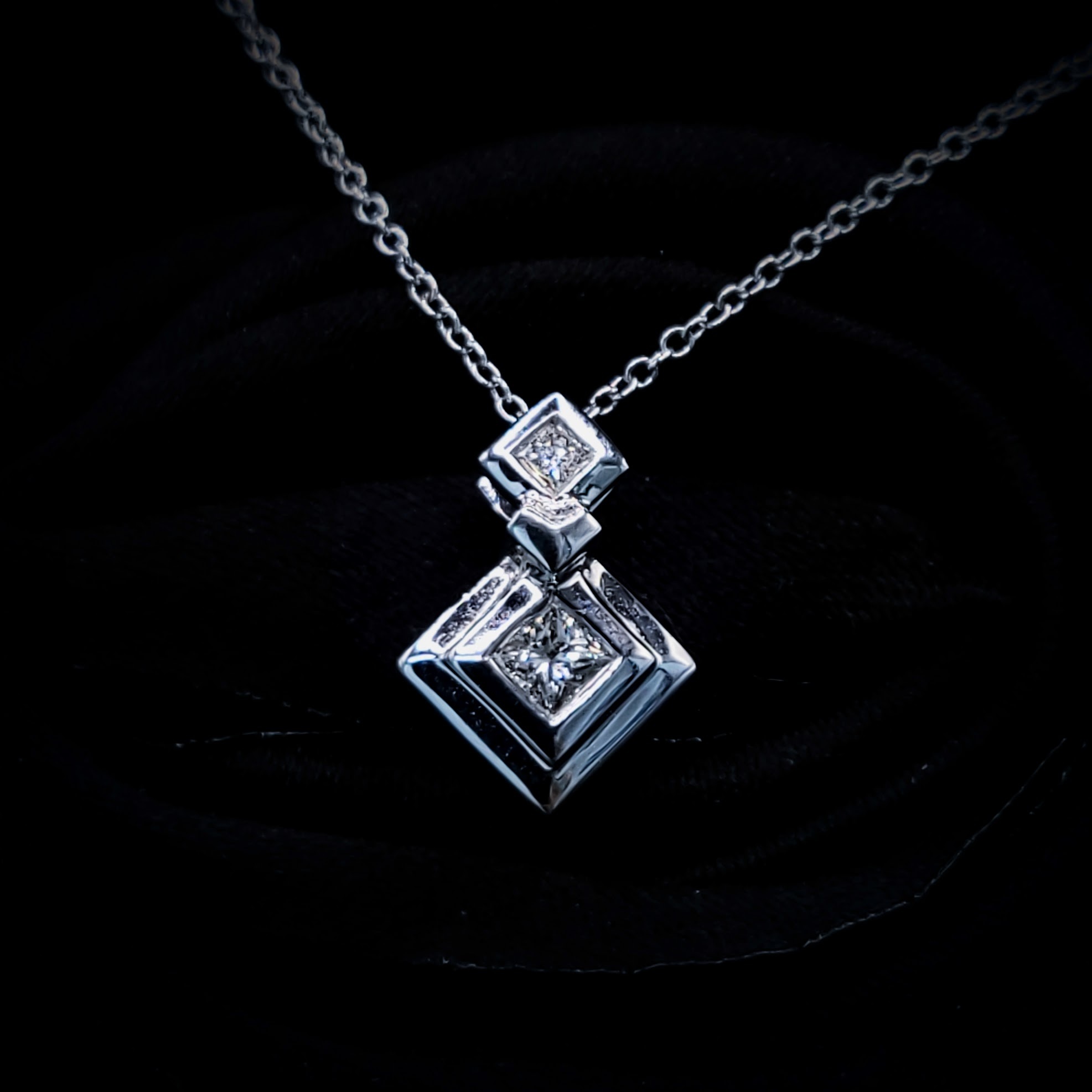 全新18K白金20份鑽石吊墜