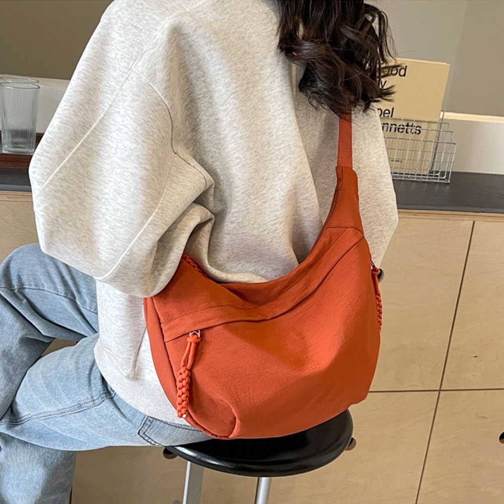 包包 斜背包 水餃包 hobo包 尼龍包 黑色斜背包 尼龍斜背包 斜背水餃包 月亮包 單肩包女 白色包包 禮物 921