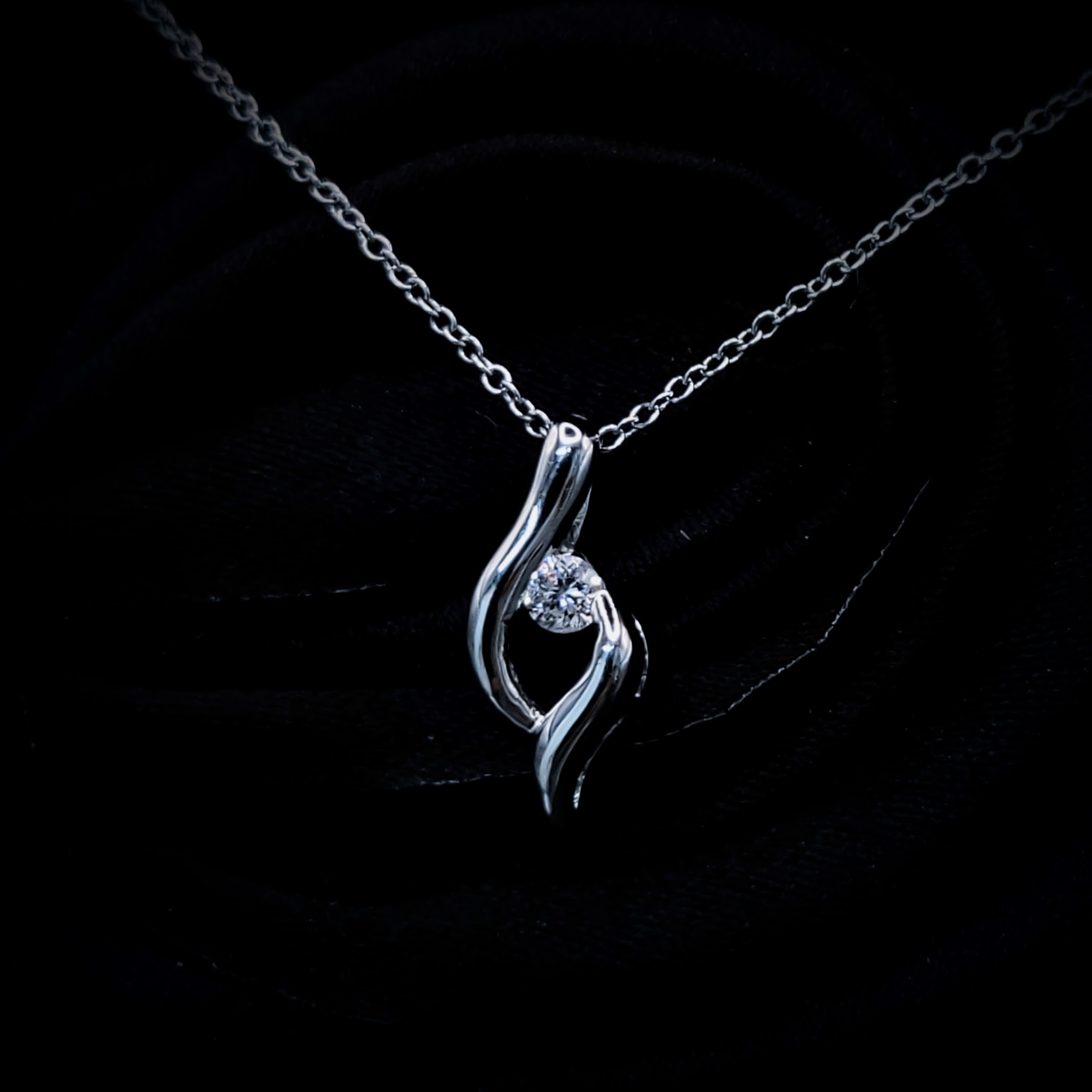 全新18K白金【單粒8份鑽石】吊墜