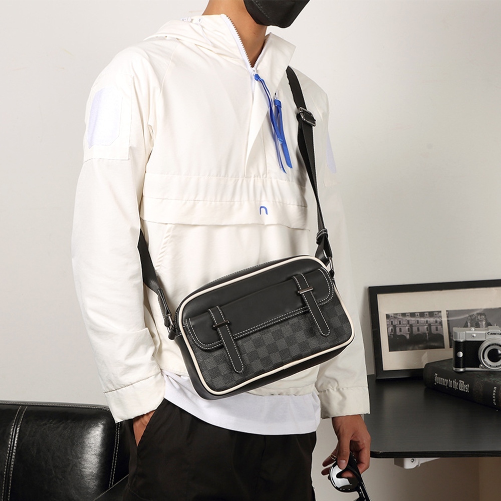 棋盤格包包 男生單肩包 休閒側背包 送男生 禮物 包包 斜背包 小方包 防水包包 老花包包 黑色包包 通勤斜背包 345