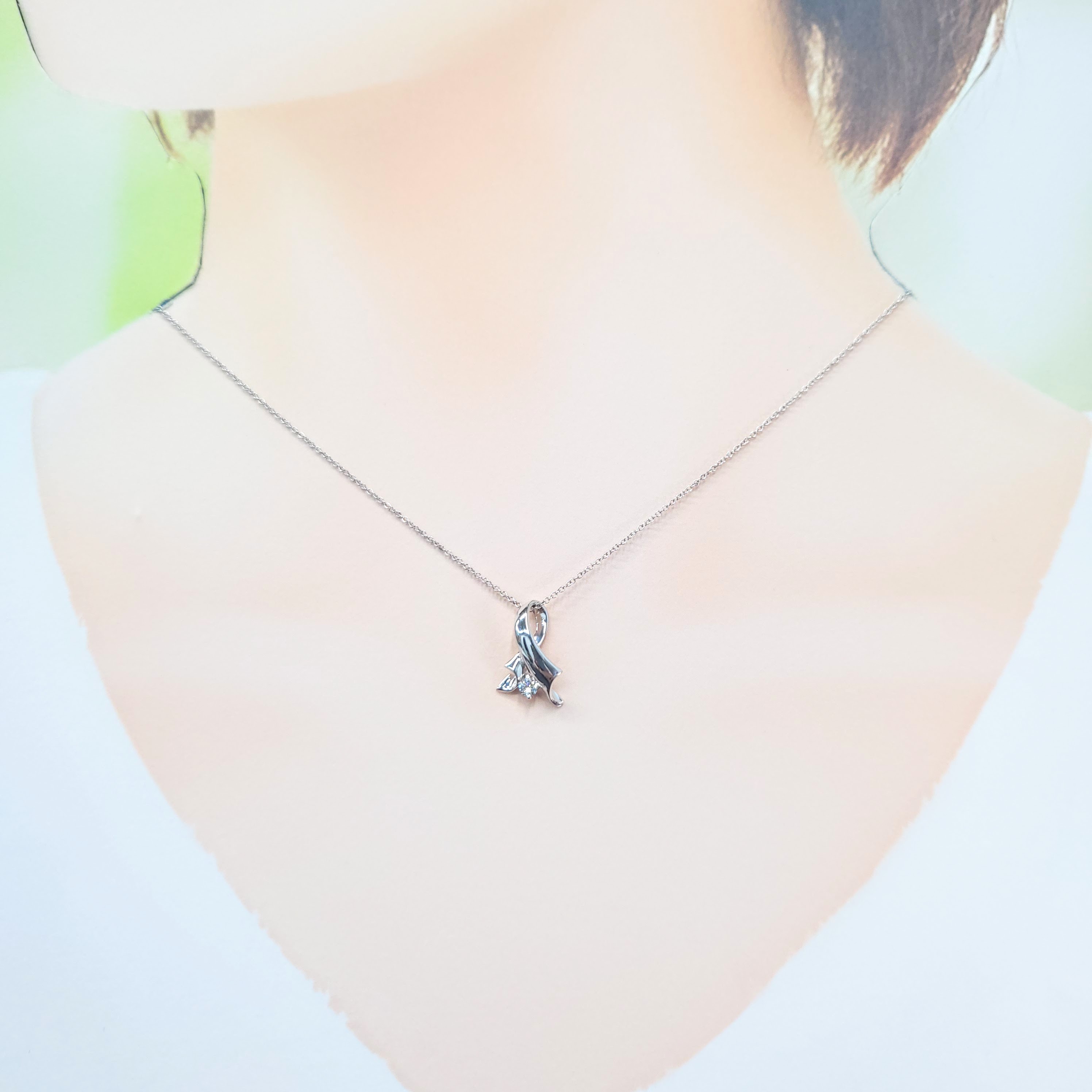 18K White Gold 0.07ct Diamond Pendant