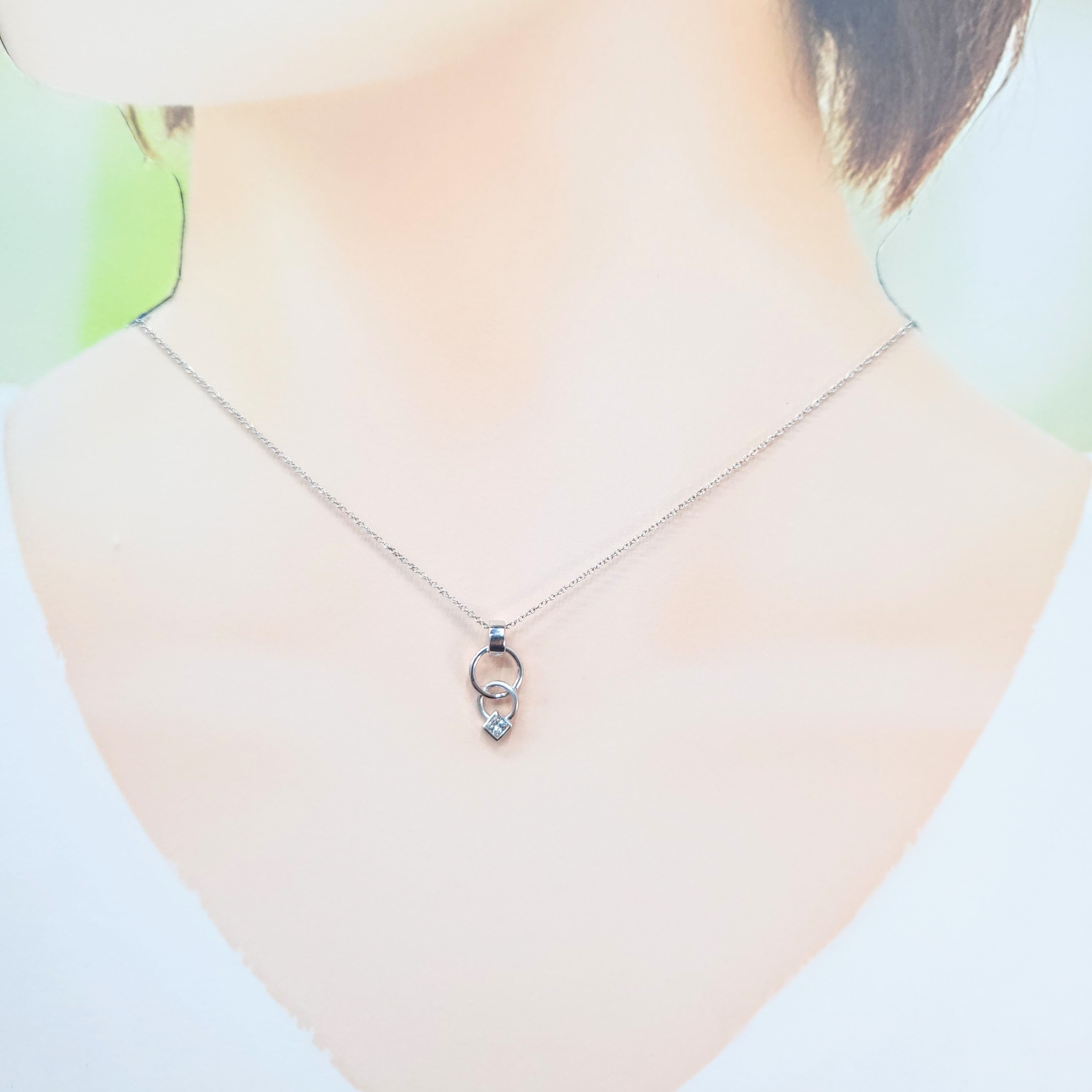 18K White Gold 0.10ct Princess Cut Diamond Pendant