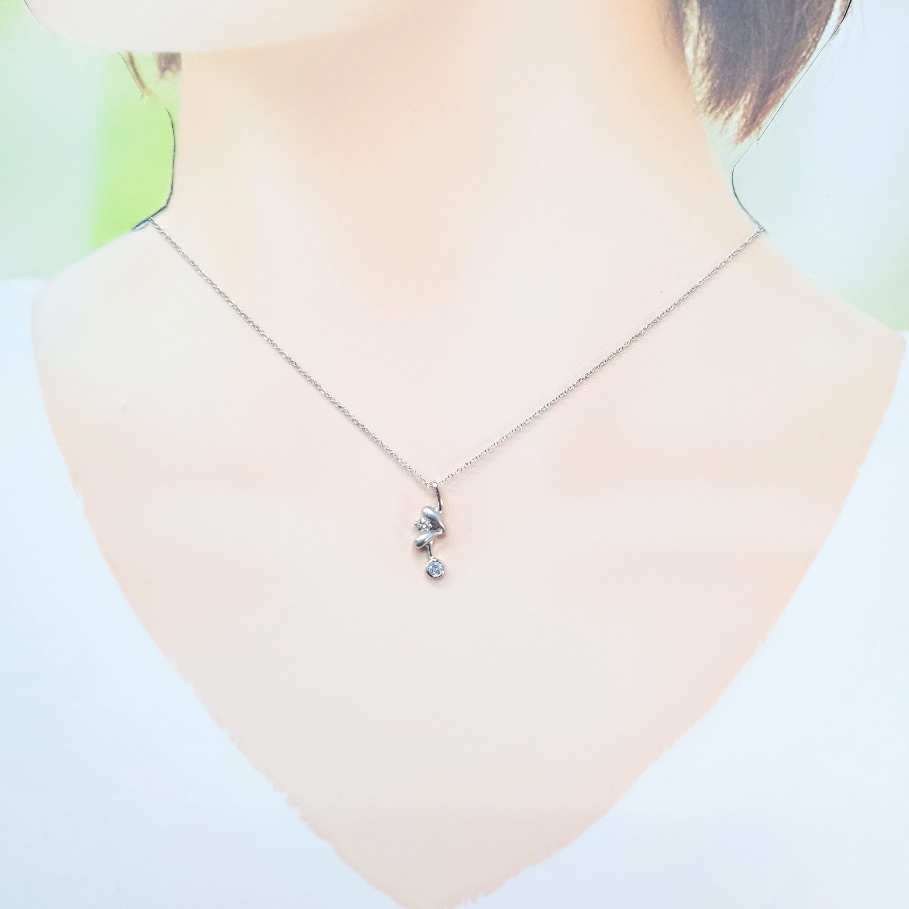 18K White Gold 0.12ct Diamond Pendant