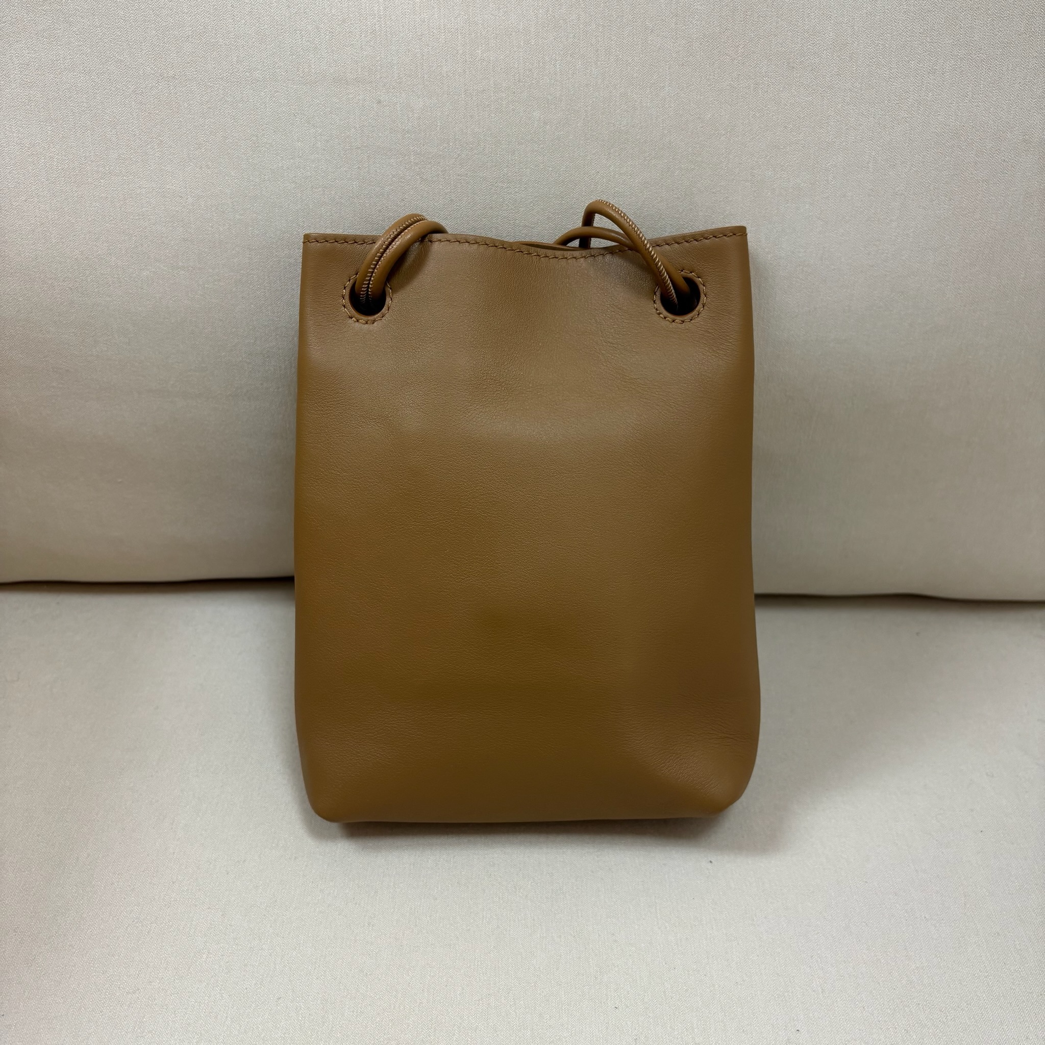Loewe Pebble Pouch - Oak / Ghw