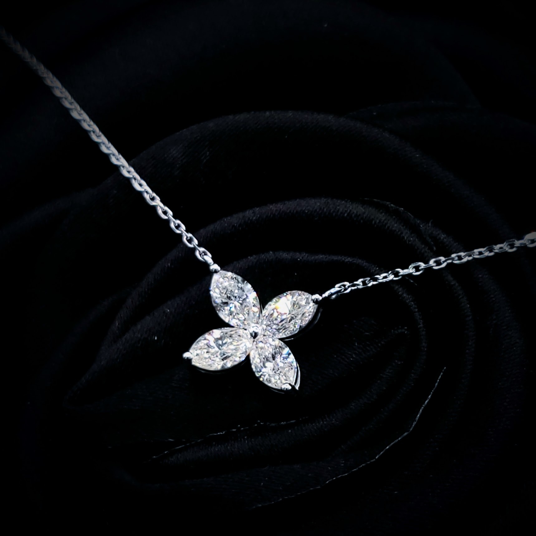 全新18K白金1卡29份鑽石頸鍊