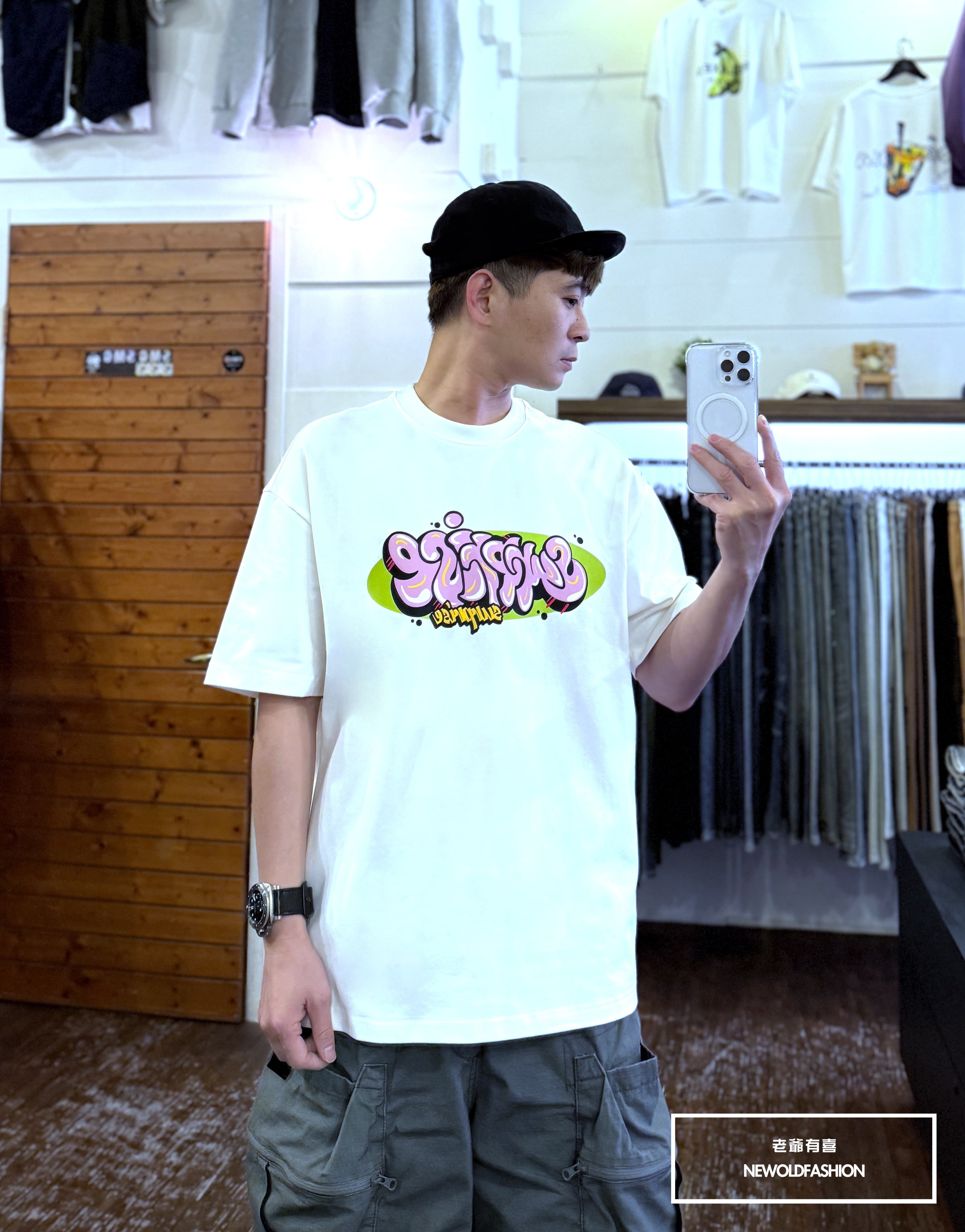 『新品上市』重磅S塗鴉英字短T(NOF25038150)-白