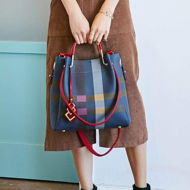 水桶包 女包包 格紋包包 手提水桶包 防水包包 大容量水桶包 手提斜背包 通勤包包 送閨蜜 送女生 可愛質感禮物 677