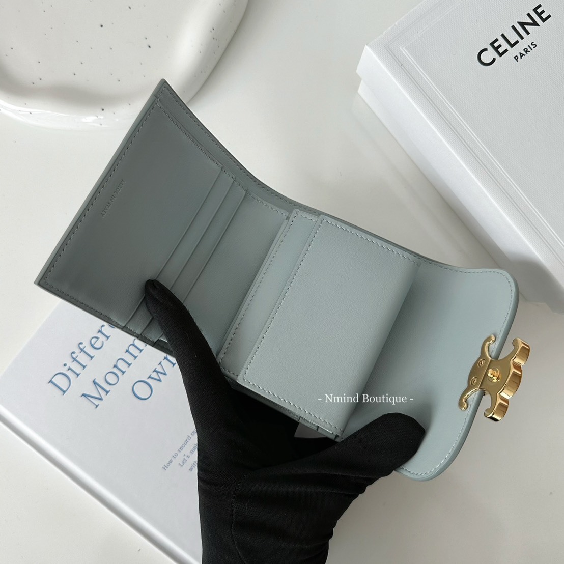 CELINE SMALL WALLET TRIOMPHE IN SHINY CALFSKIN / ICE BLUE