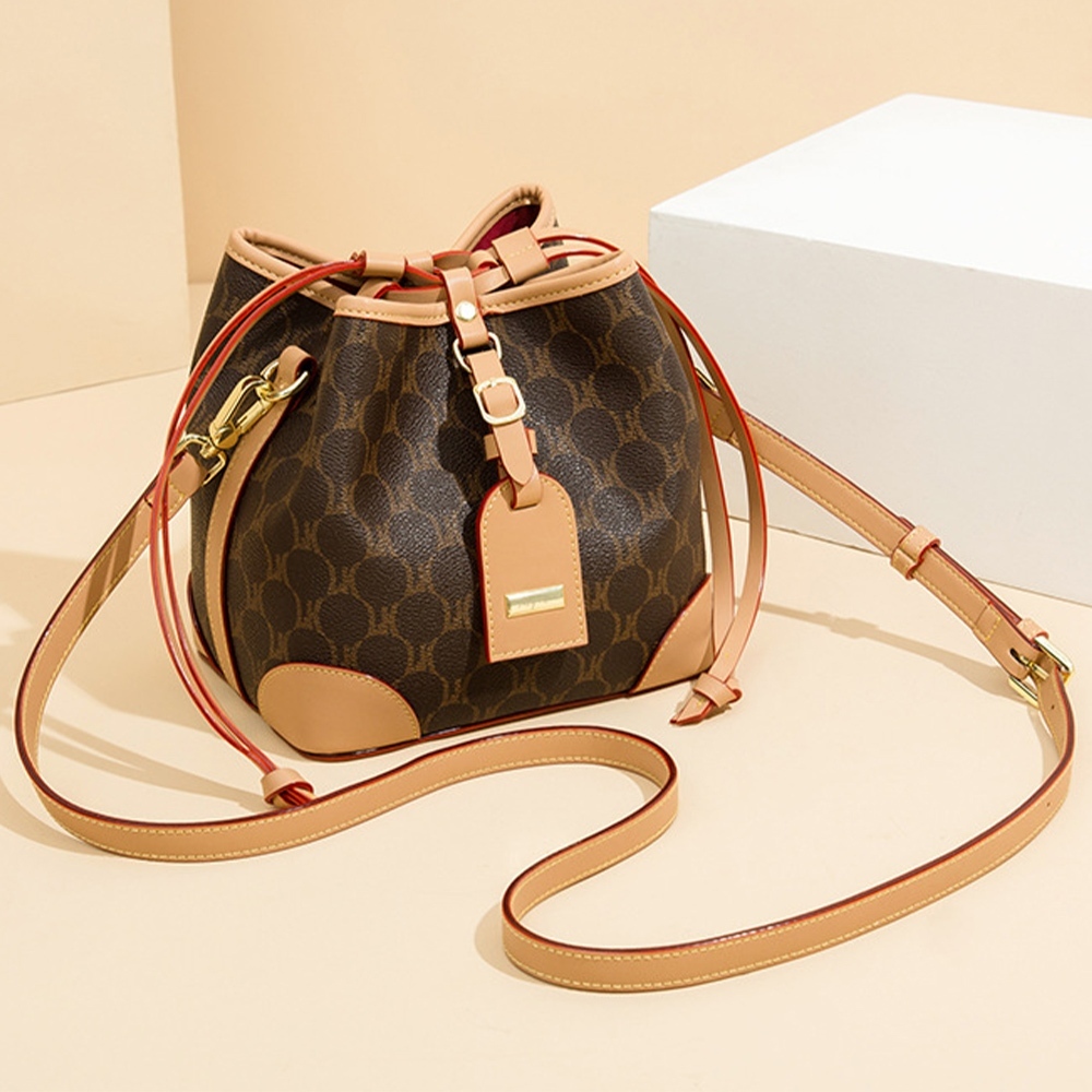 斜背水桶包 老花水桶包 高級感 包包女 復古老花 斜背包 水桶包 抽繩水桶包 小包包 可愛包包 棕色包包 禮物 761