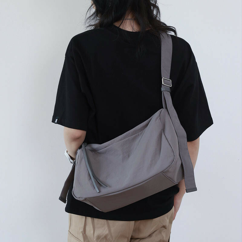 包包 斜背包 休閒包 大學生側背包 包包女斜背包 卡其色包包 大容量斜背包 大包包 尼龍斜背包 輕便健身包 禮物 741