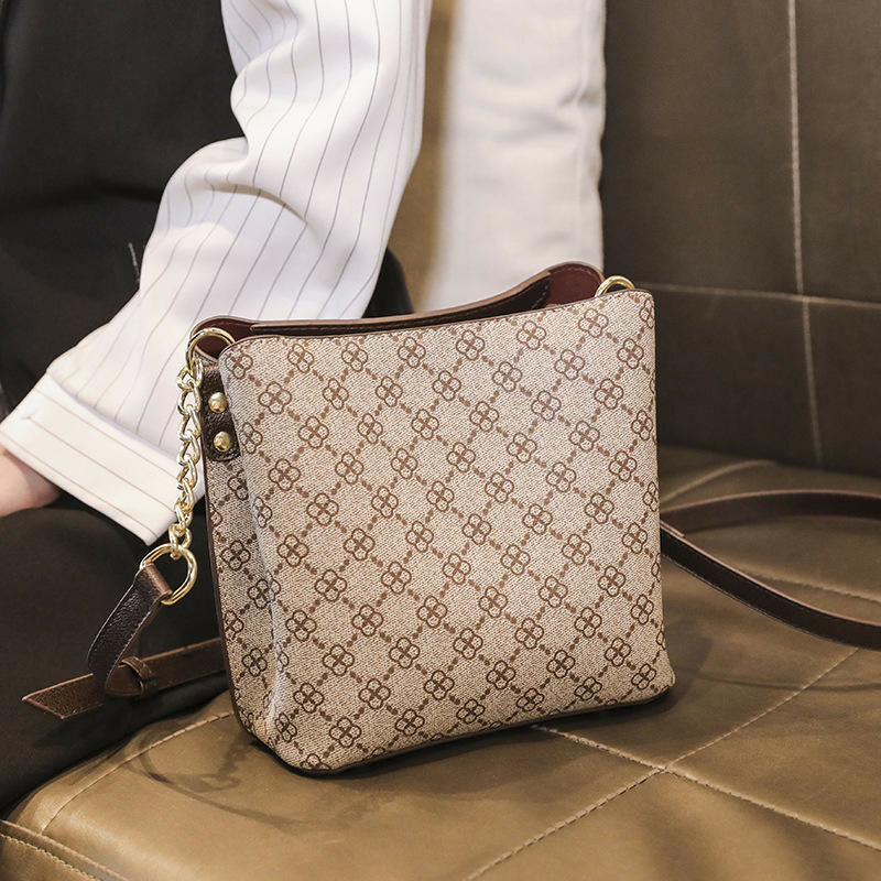 包包 斜背包 水桶包 防水包包 復古包包 老花包包 復古水桶包 歐美包包 三層小包包 大容量斜背包 鍊條包 禮物 731