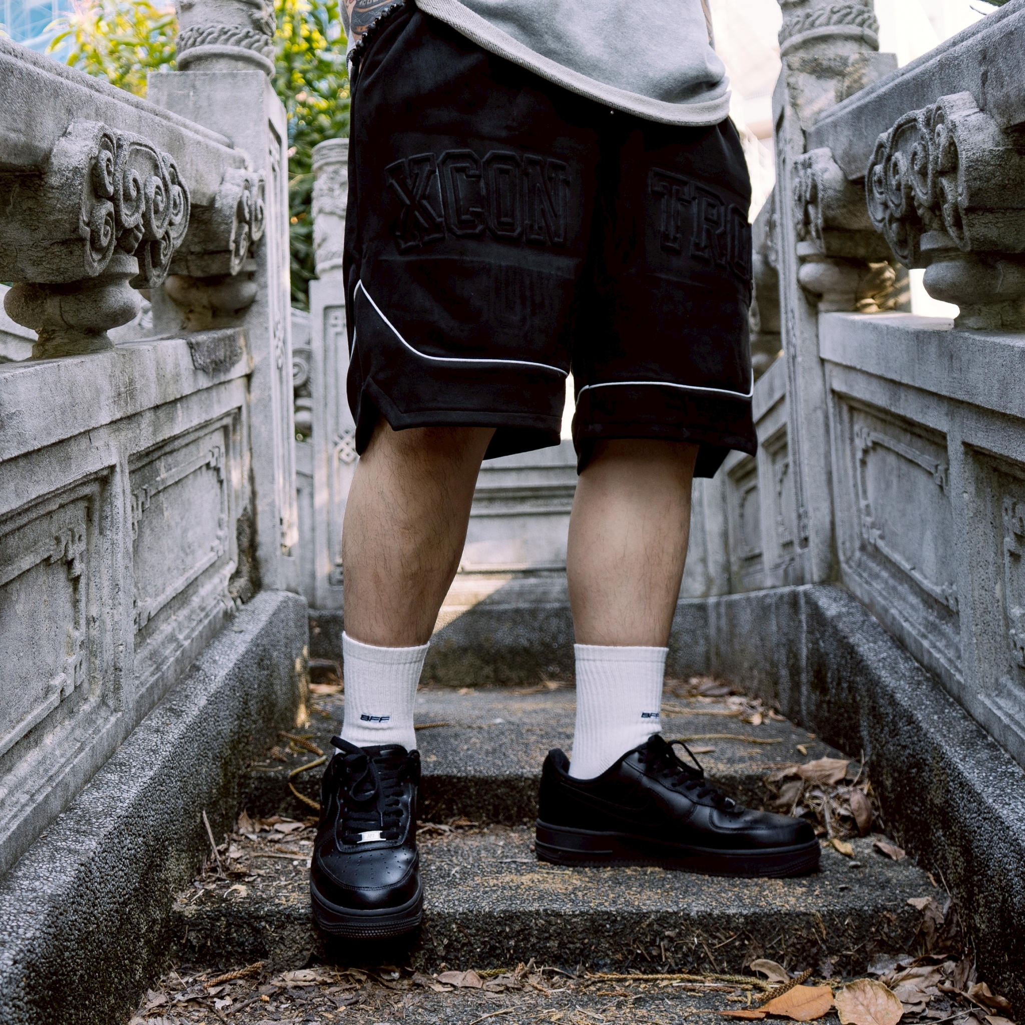 XCTRL 鋼印涼感絨布短褲-黑