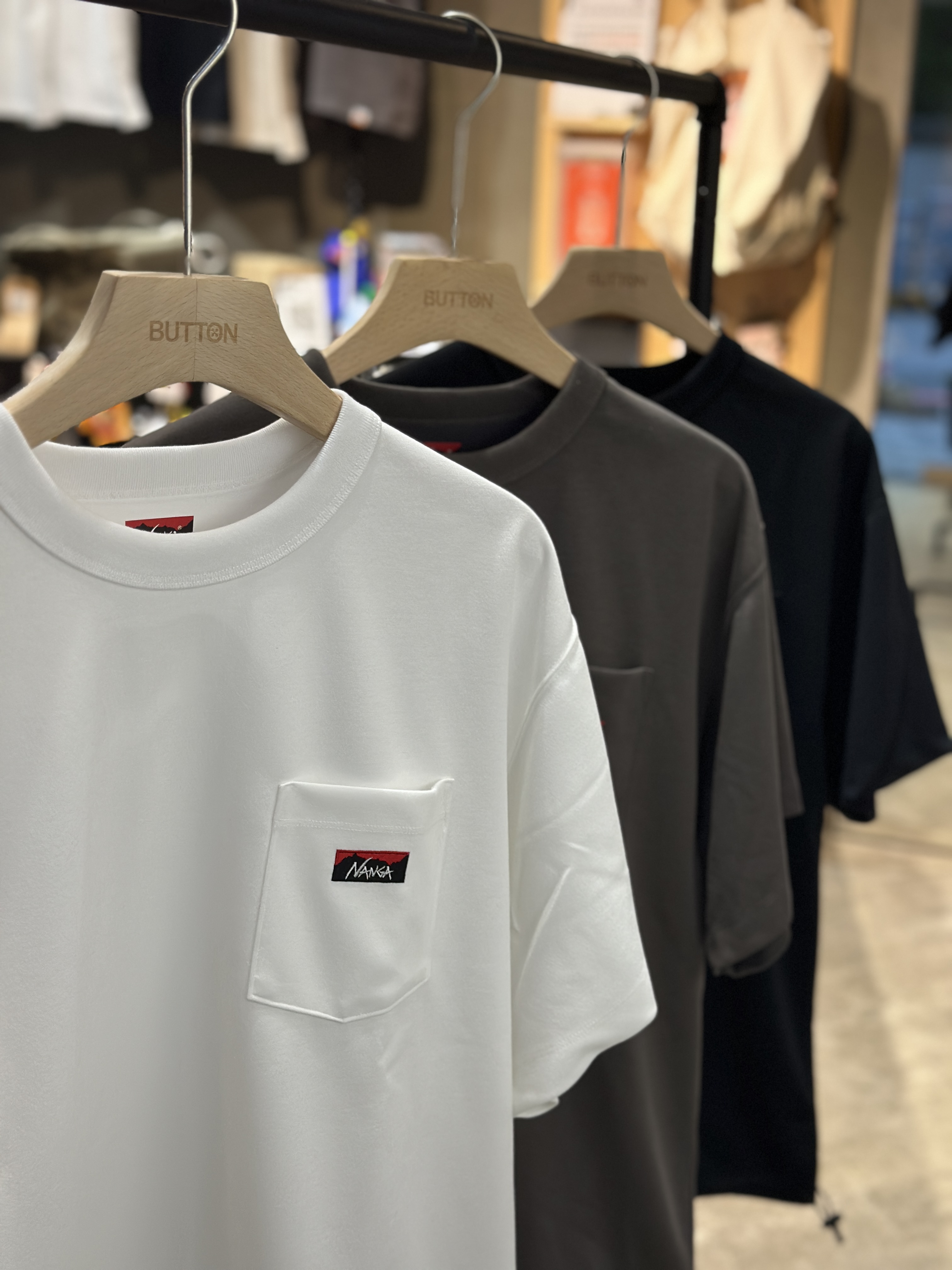 【現貨】NANGA 口袋布標logo短tee 速乾 抗UV 吸濕排汗 別注款