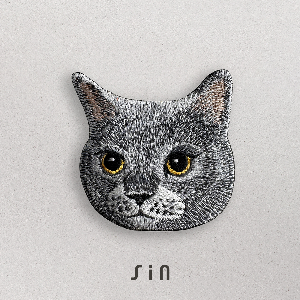 英短藍貓大頭_島灰 貓咪刺繡貼紙｜ Sin意工作室