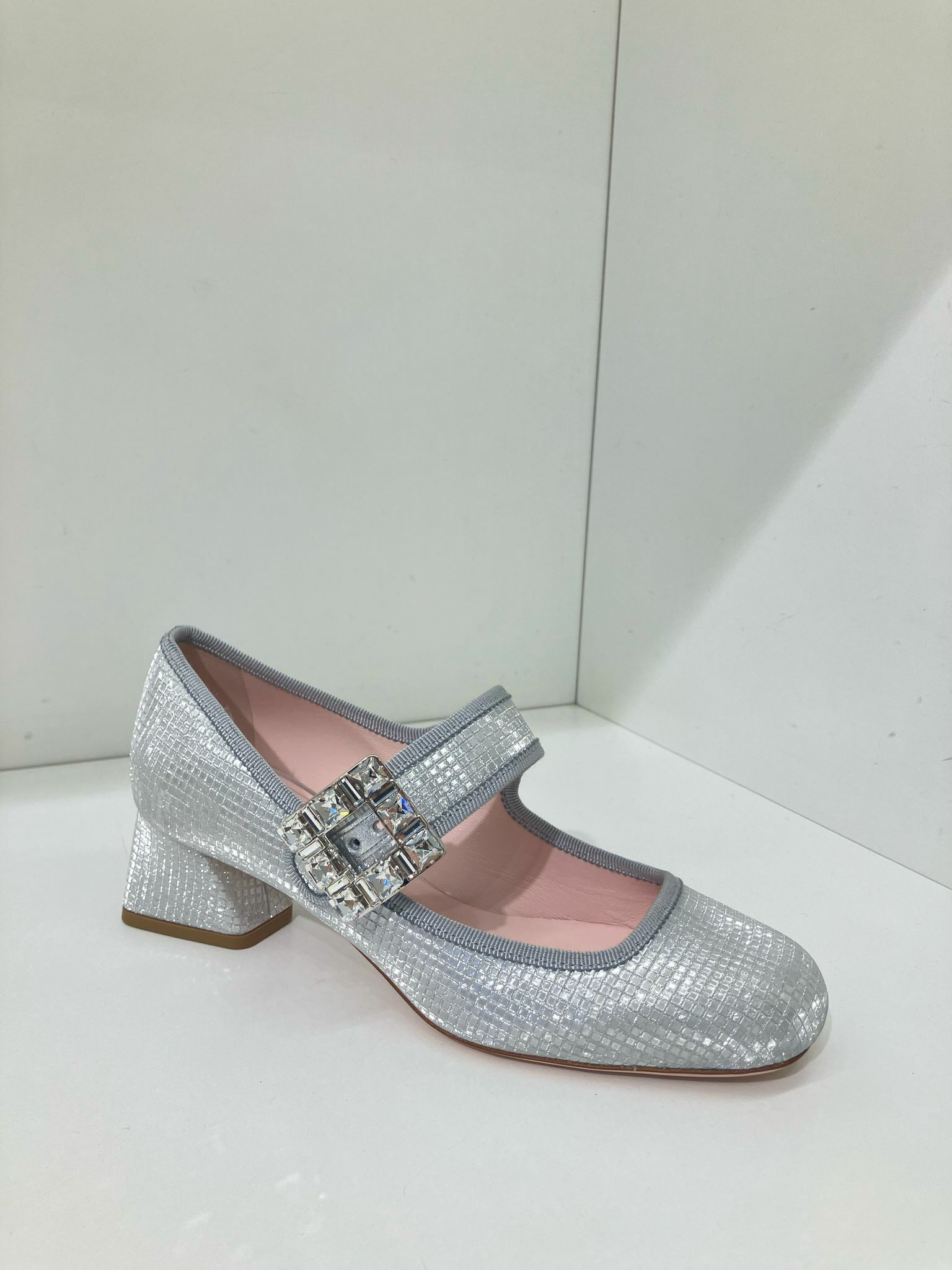 Roger Vivier RV tres Vivier Crystal Heels 45mm silver